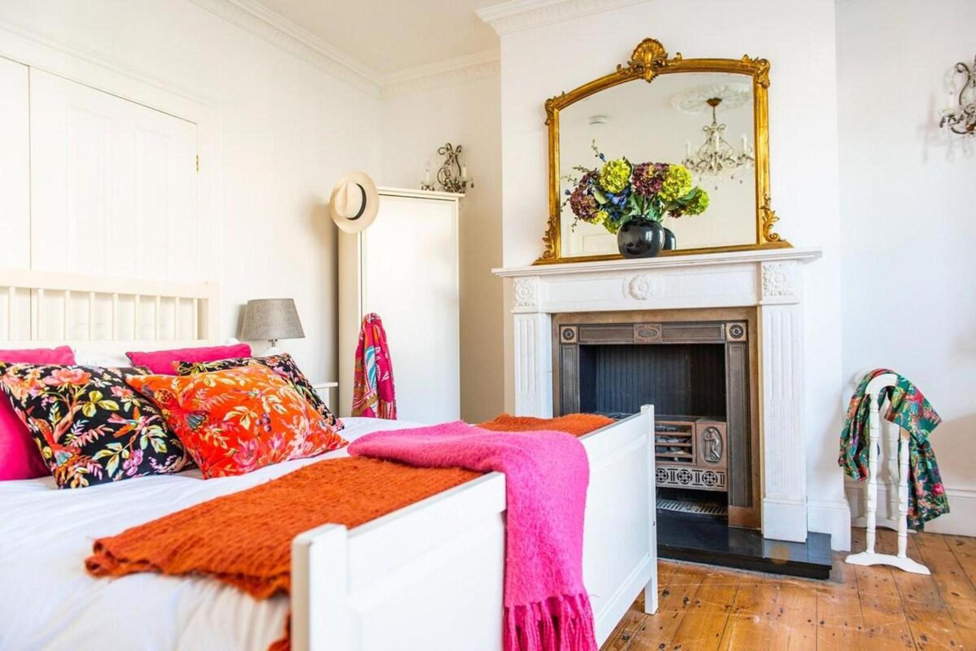 Bognor Bliss - Spacious 5 Bedroom House view 2