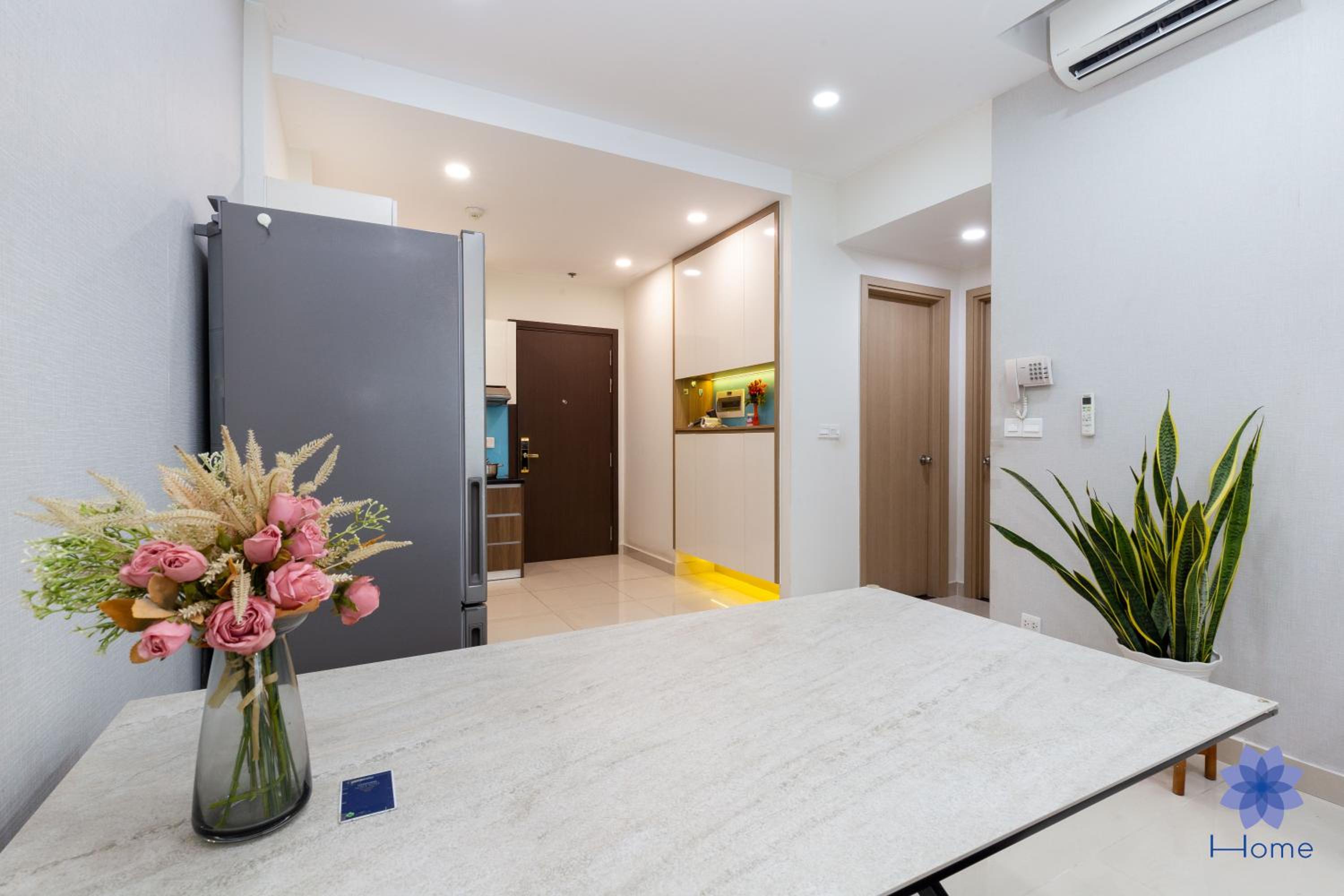 Home, Cosy&Luxury Apartment - 5mins to Airport, Free Pool&Gym, Airport Pick up Service