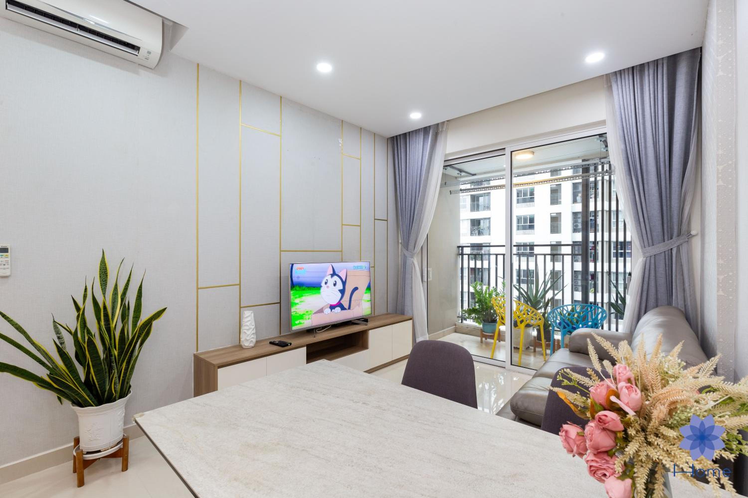 Home, Cosy&Luxury Apartment - 5mins to Airport, Free Pool&Gym, Airport Pick up Service