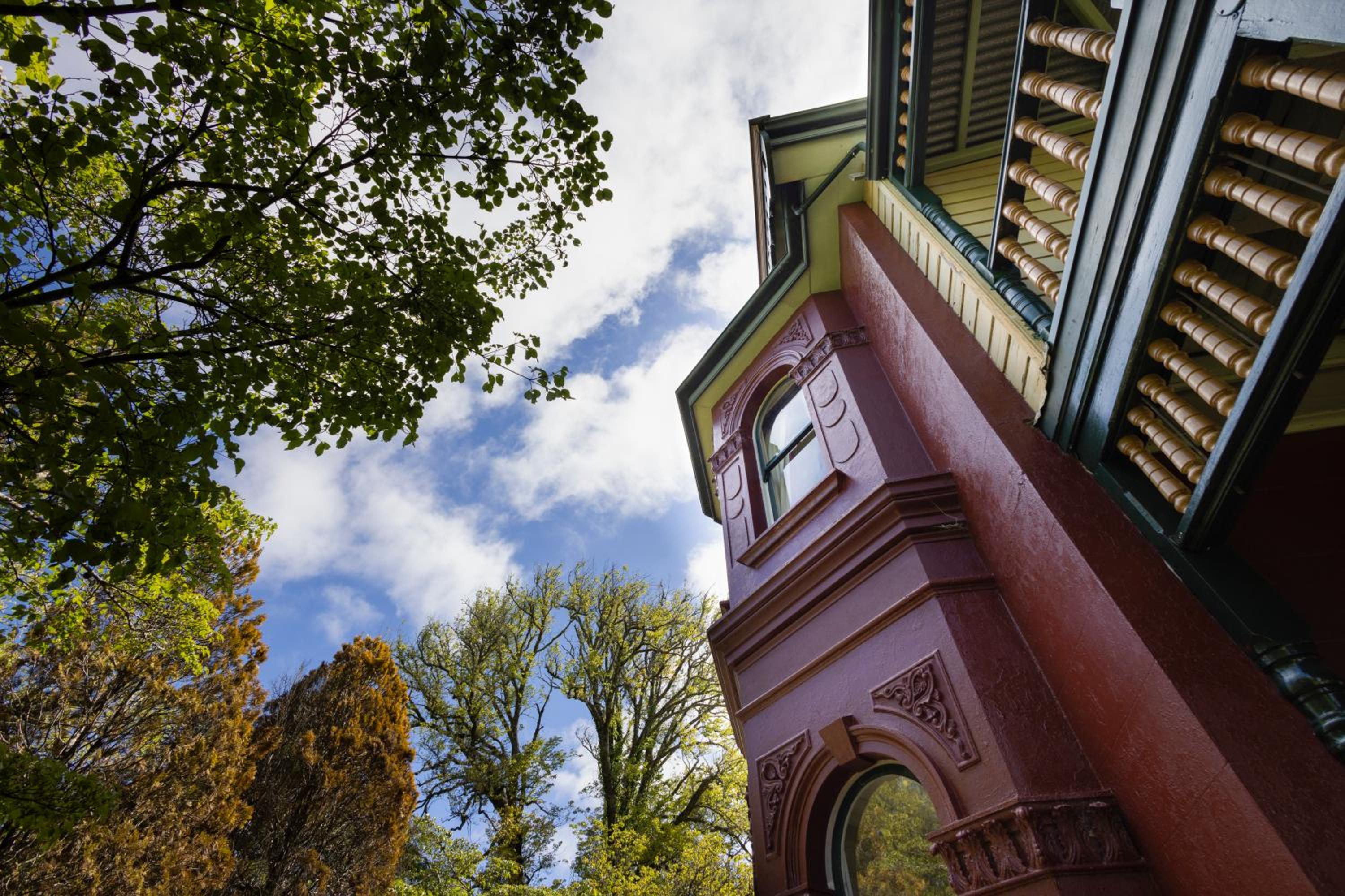 Leura House