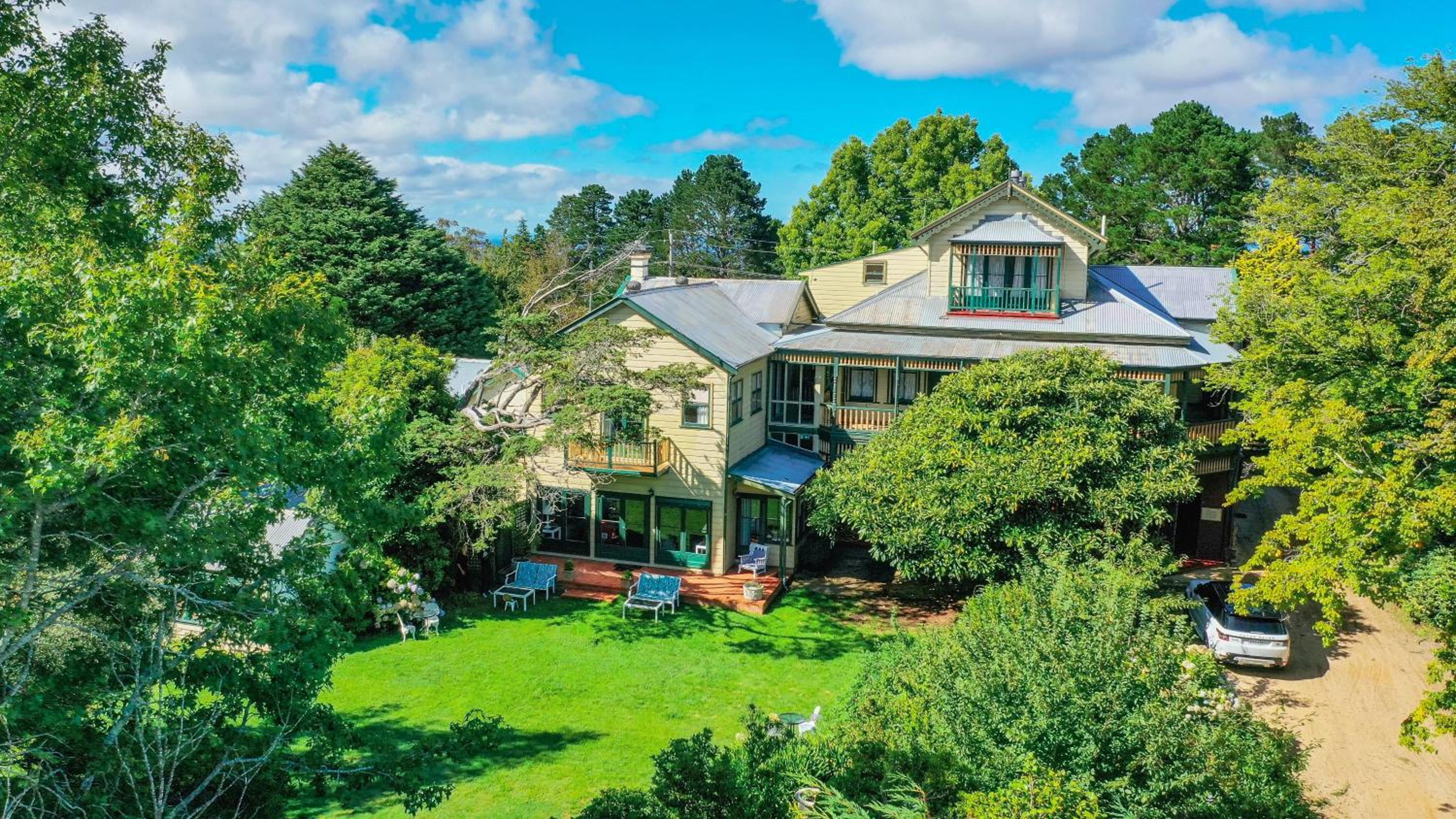 Leura House