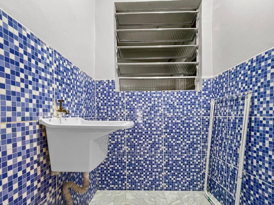 1 Bedroom Plaza Shopping Budget Complete