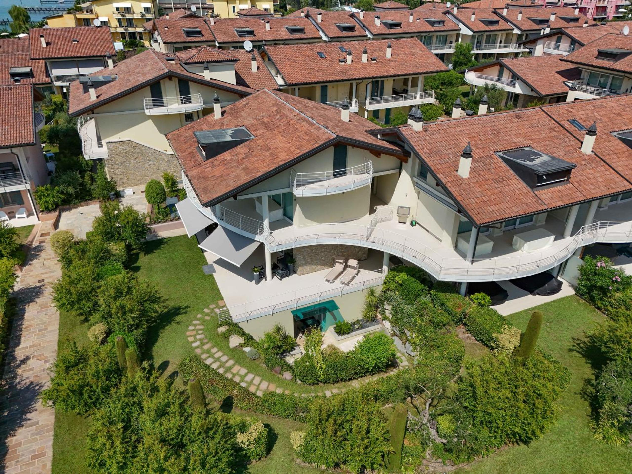 MGH Luxury - Caesar Resort Sirmione E05 view 3