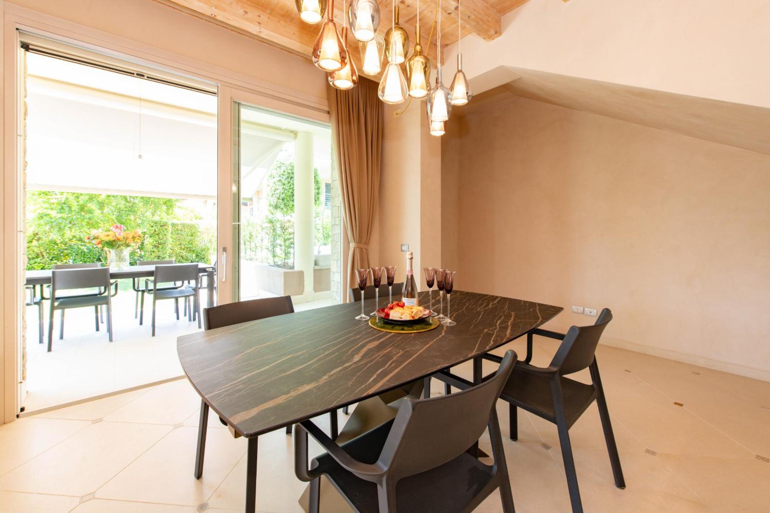 MGH Luxury - Caesar Resort Sirmione E05 view 5