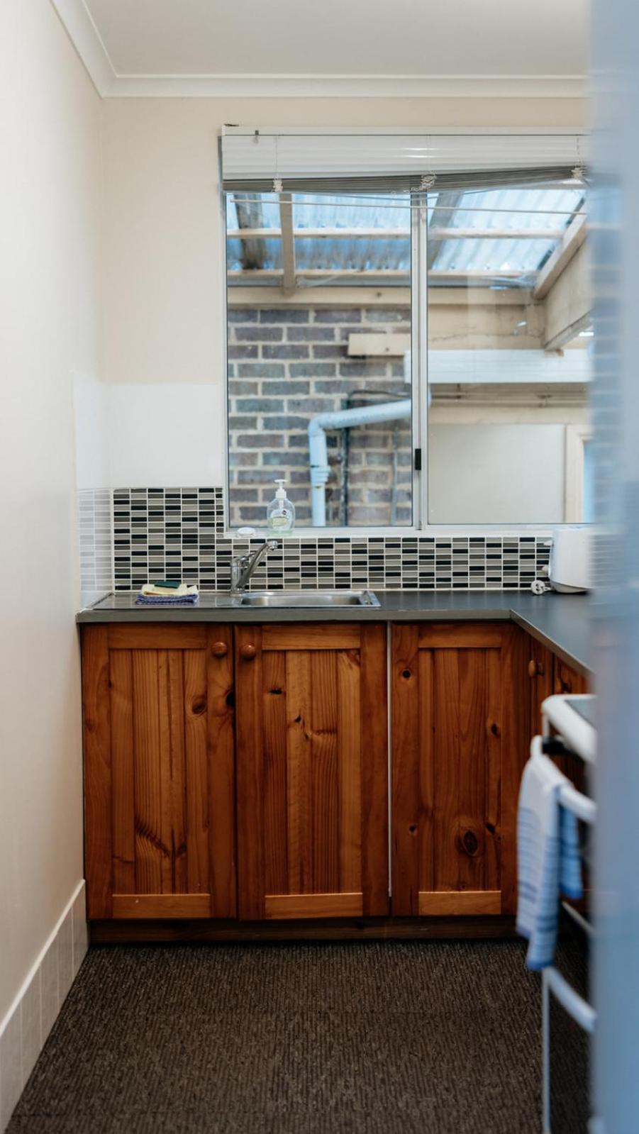 Little Devine's - affordable self contained accom.