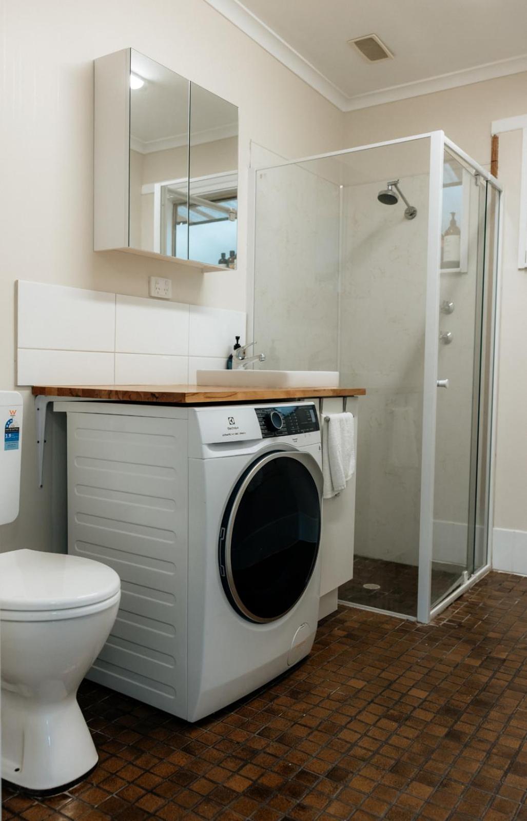 Little Devine's - affordable self contained accom.