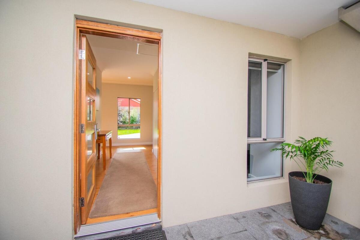Albany Vacations - Spacious 2 Family Accommodation in the Grove - Property Image 10