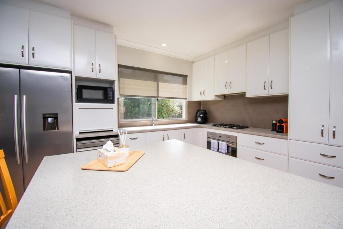 Albany Vacations - Spacious 2 Family Accommodation in the Grove - Property Image 5