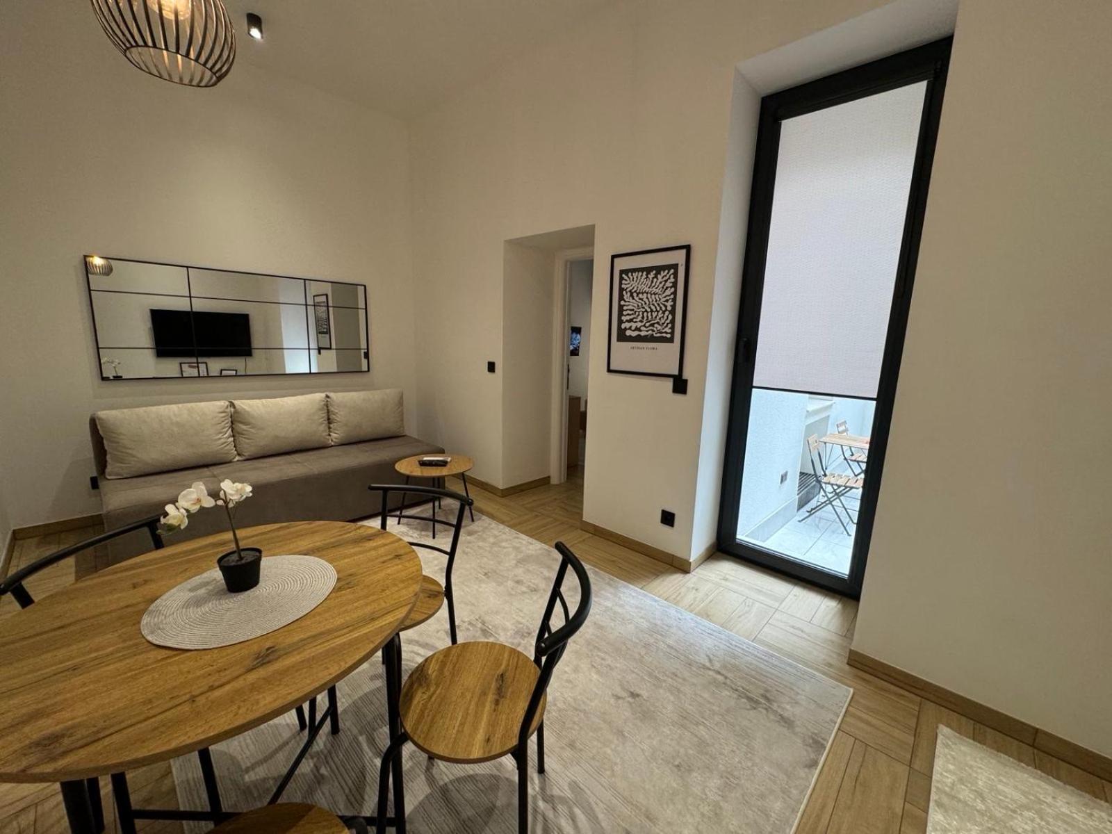 Apartman A in the heart of Ferhadija - Parking available