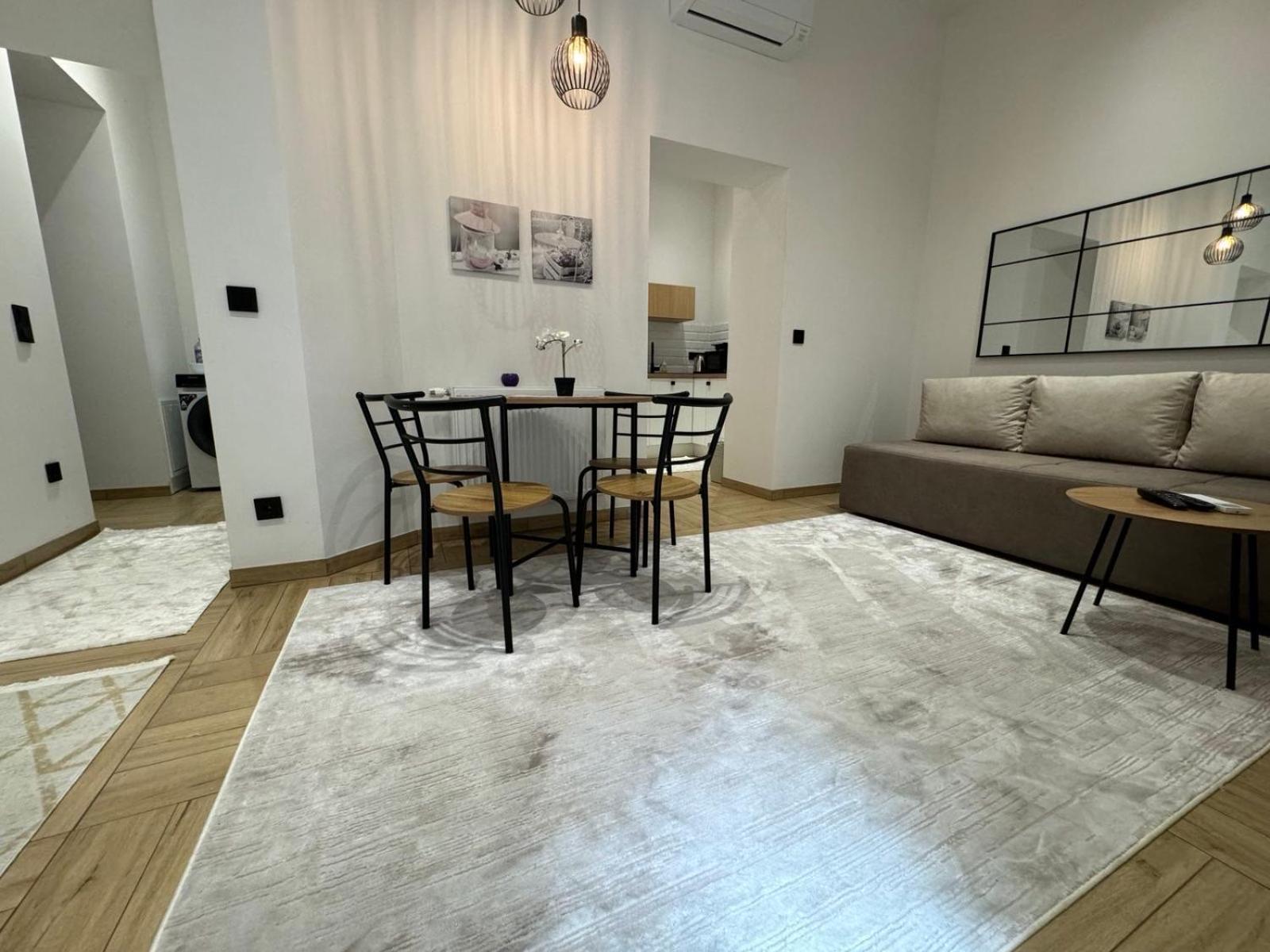 Apartman A in the heart of Ferhadija - Parking available