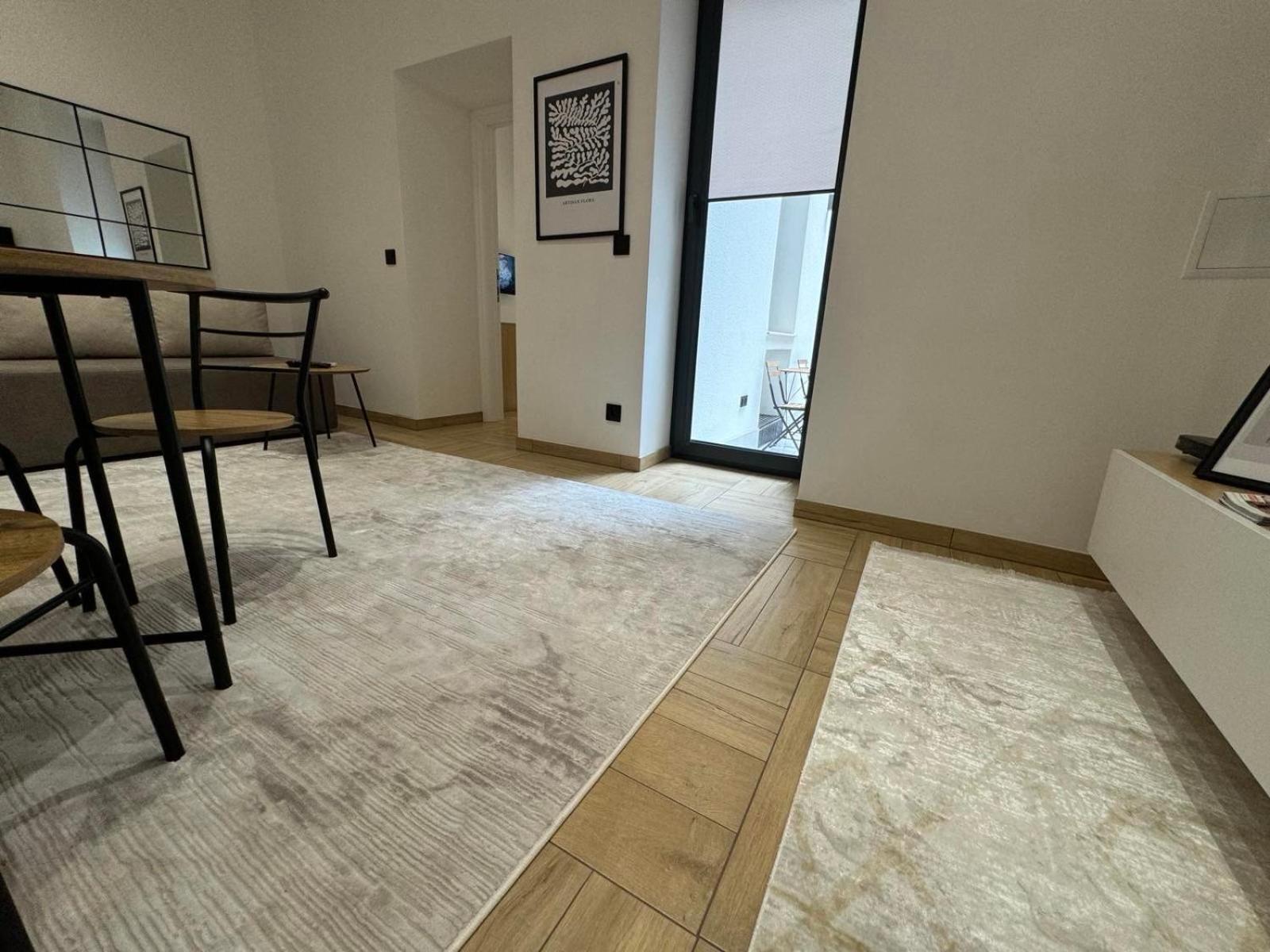 Apartman A in the heart of Ferhadija - Parking available