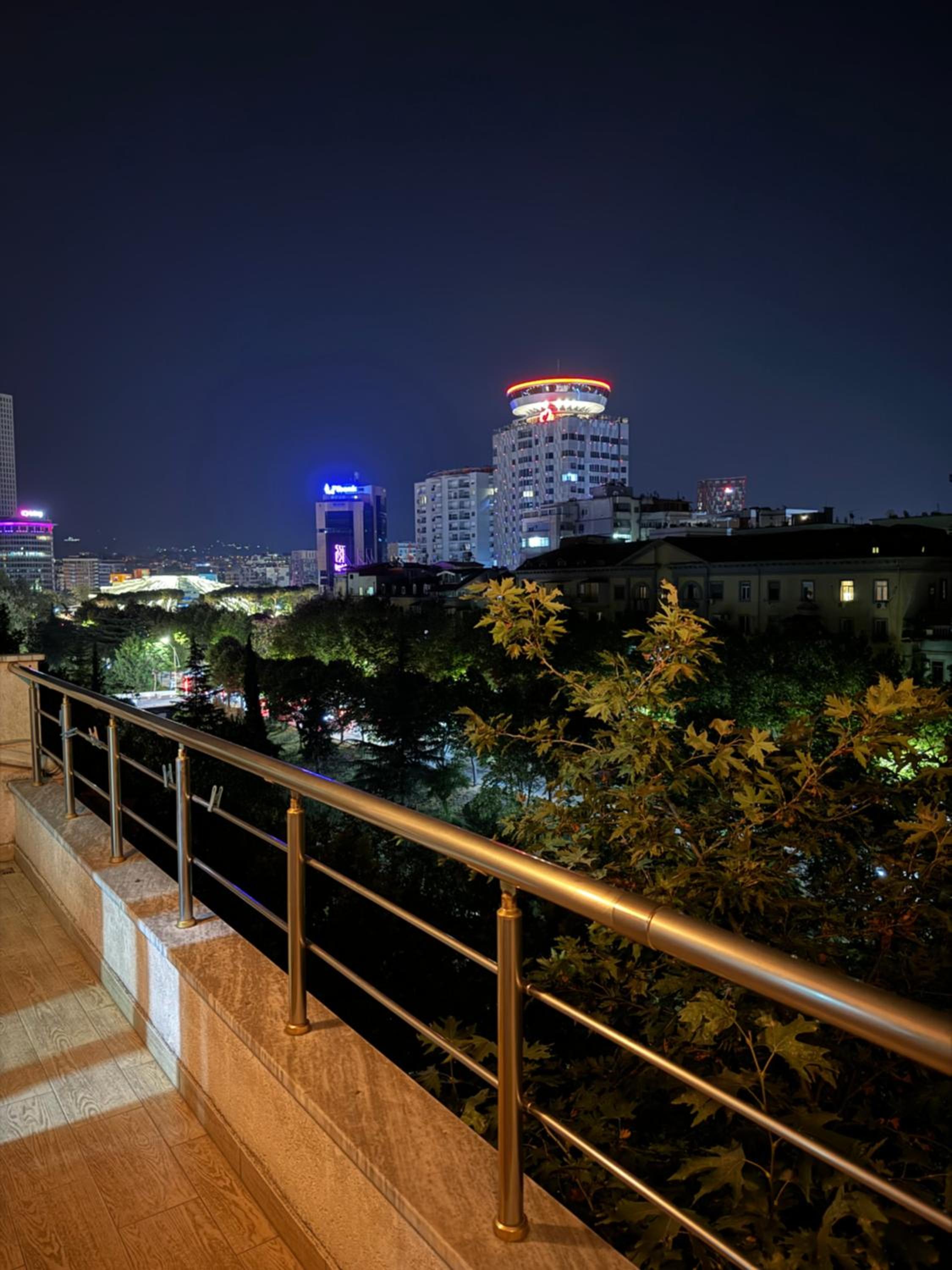 Bejart Apartment 8