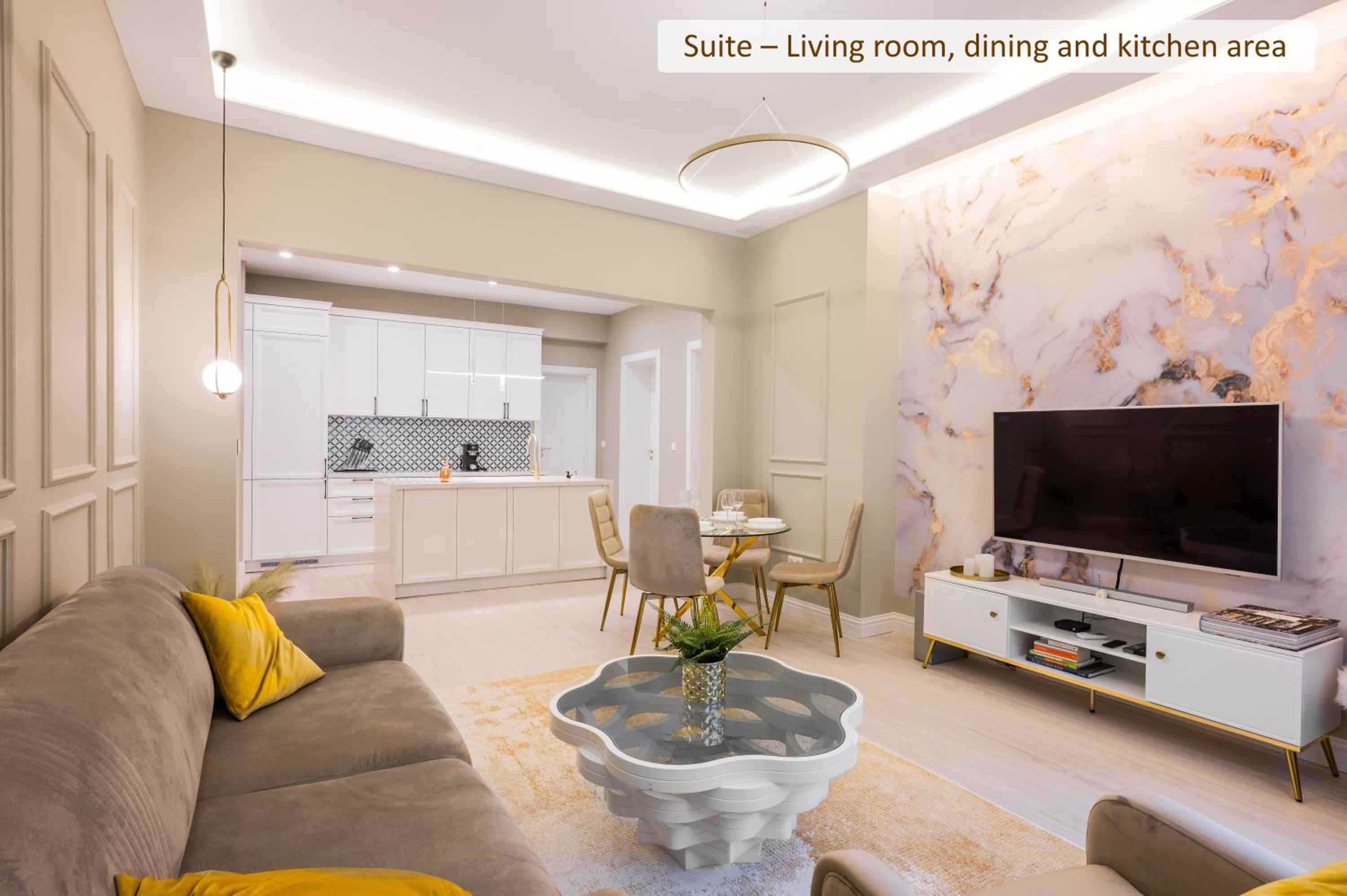 Super Central Stylish Suite & Studio with Shared Terrace by Flat Mаnager