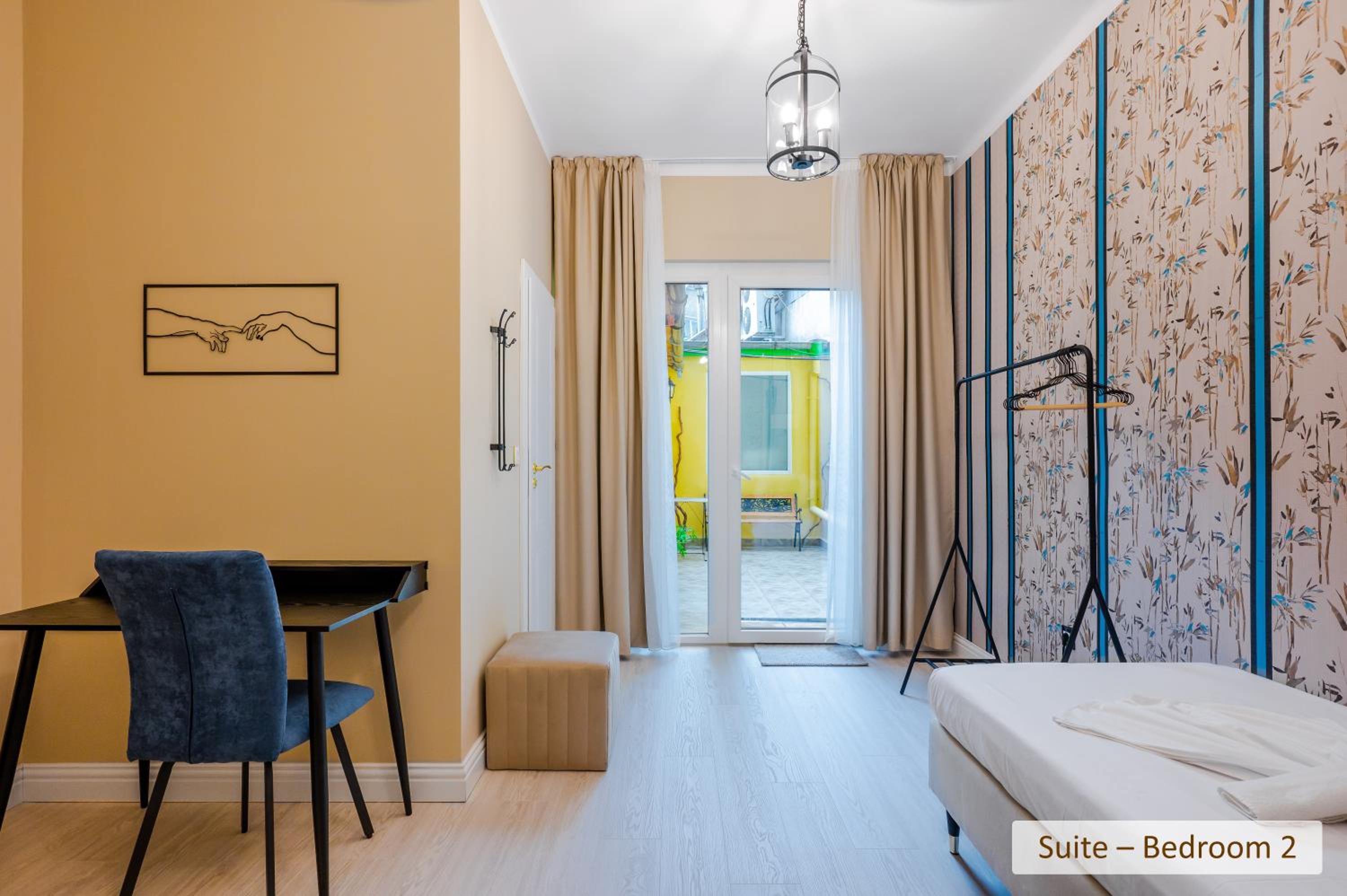 Super Central Stylish Suite & Studio with Shared Terrace by Flat Mаnager