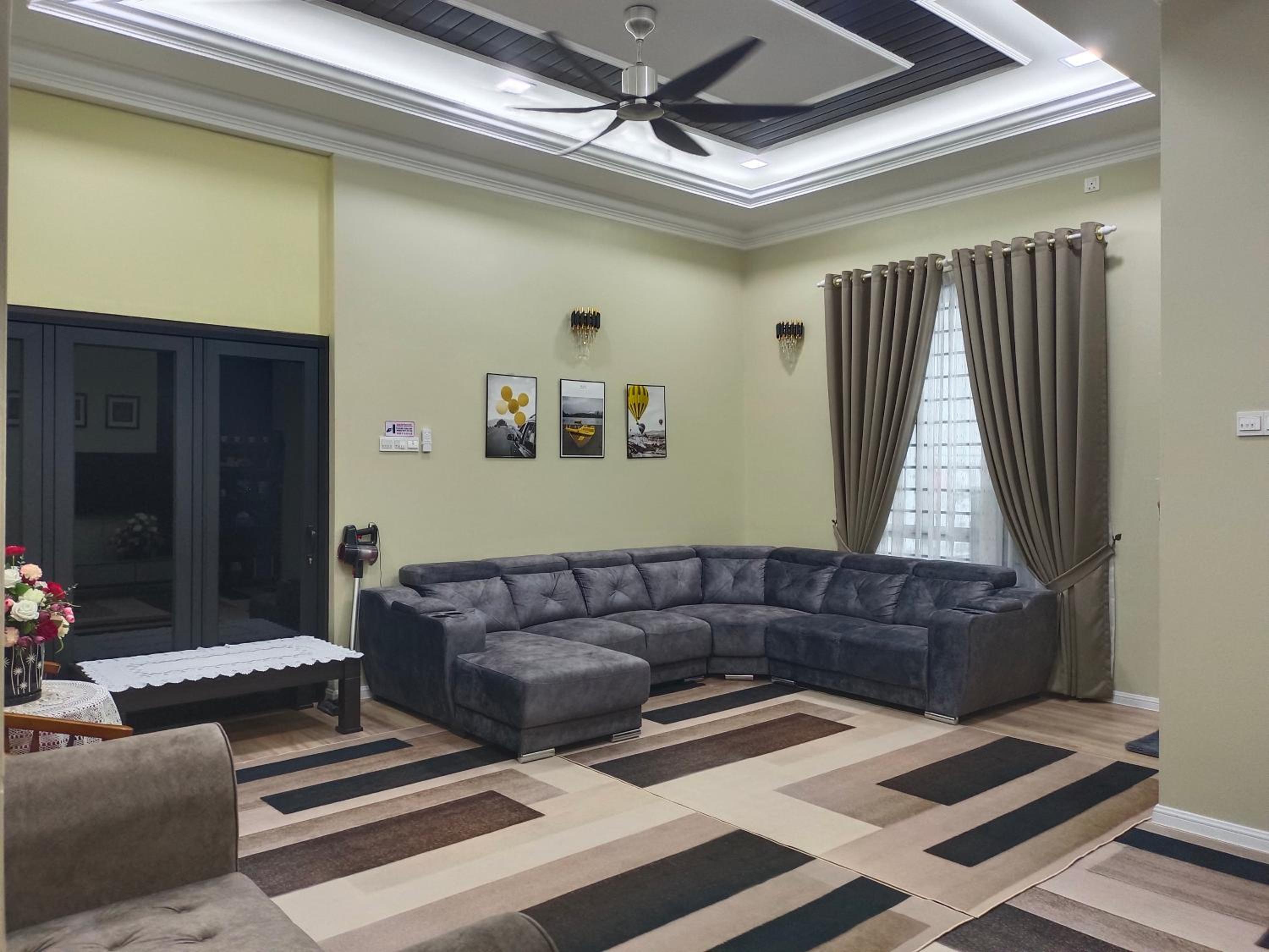 Homestay Villa H with POOL photo 3