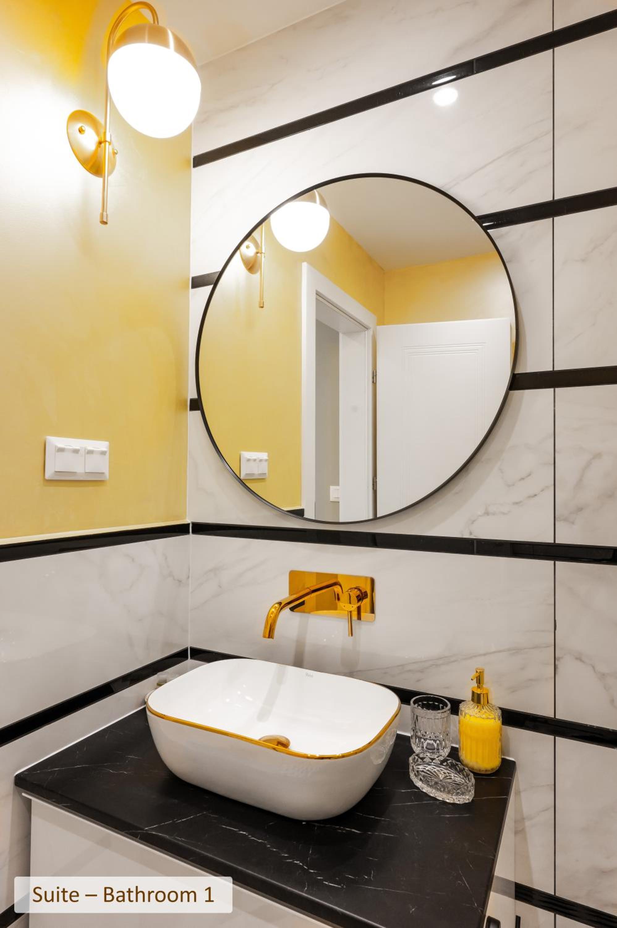 Super Central Stylish Suite & Studio with Shared Terrace by Flat Mаnager