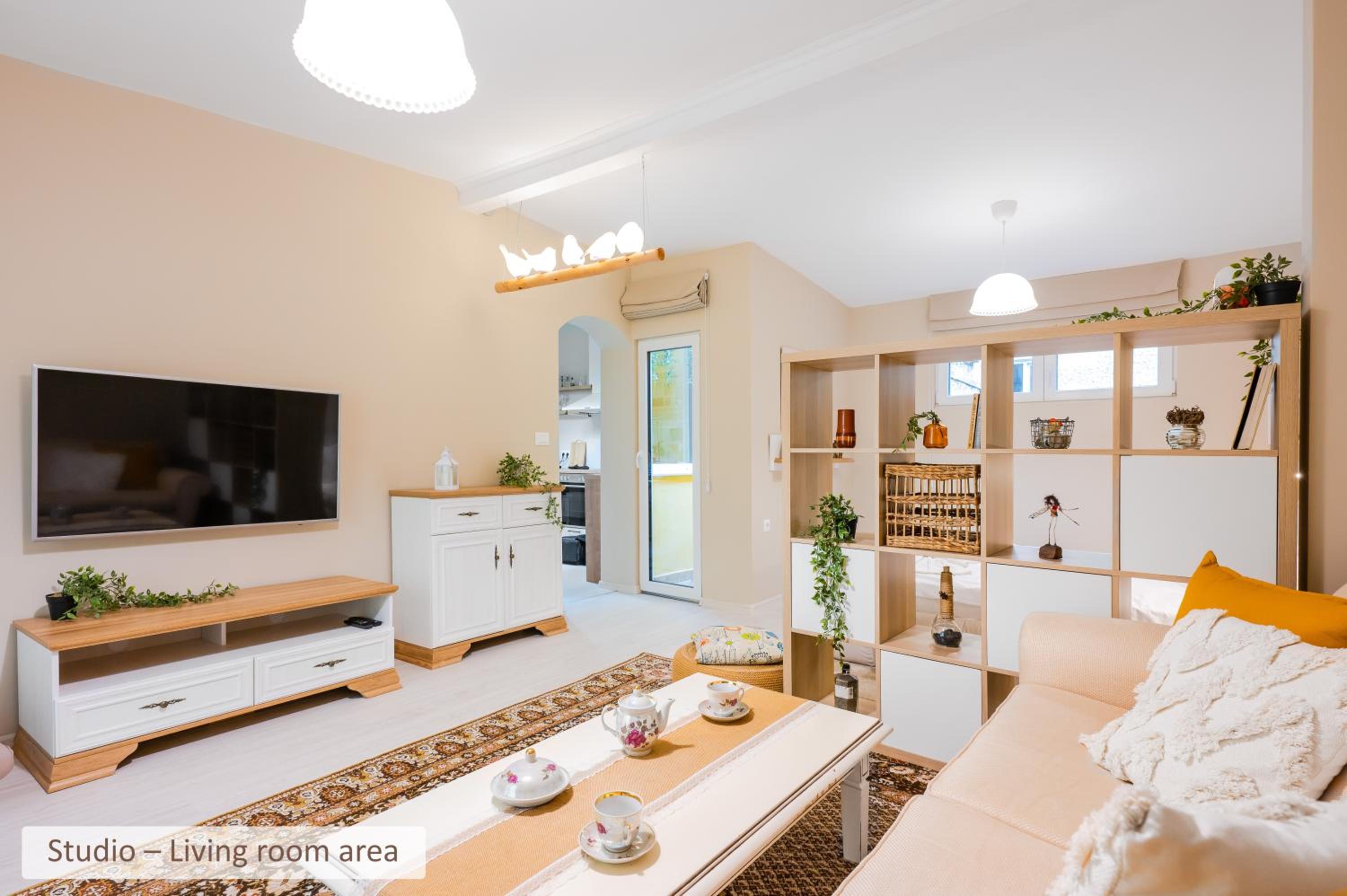 Super Central Stylish Suite & Studio with Shared Terrace by Flat Mаnager