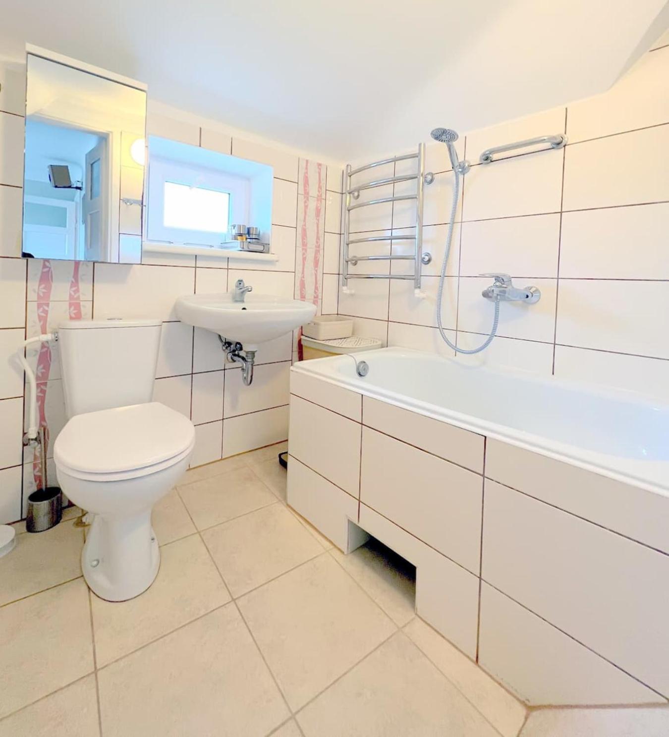 Vintage 70 Villa view 3