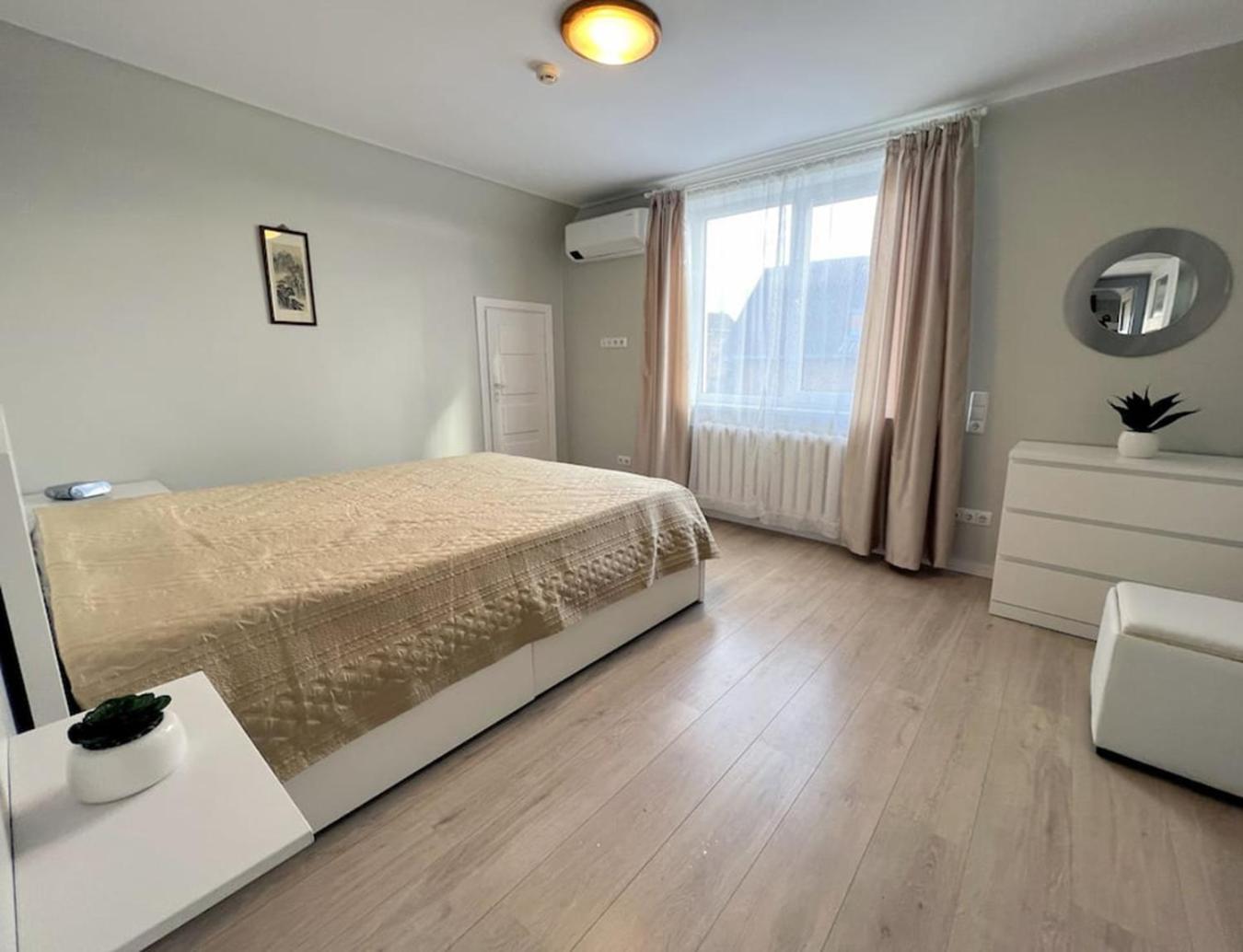Vintage 70 Villa view 5