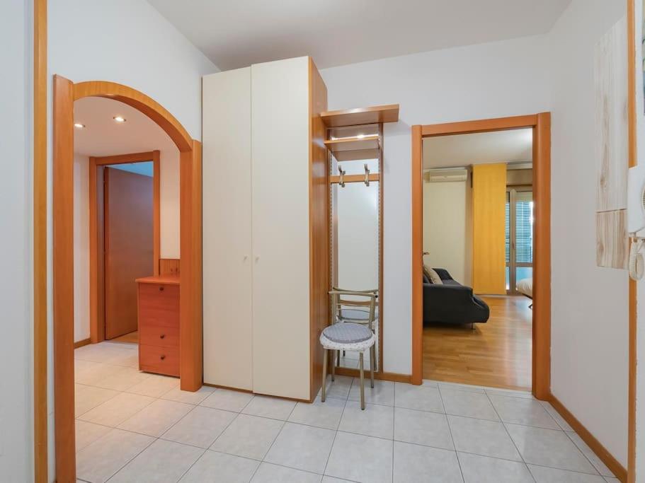 Ihost olmi apartment