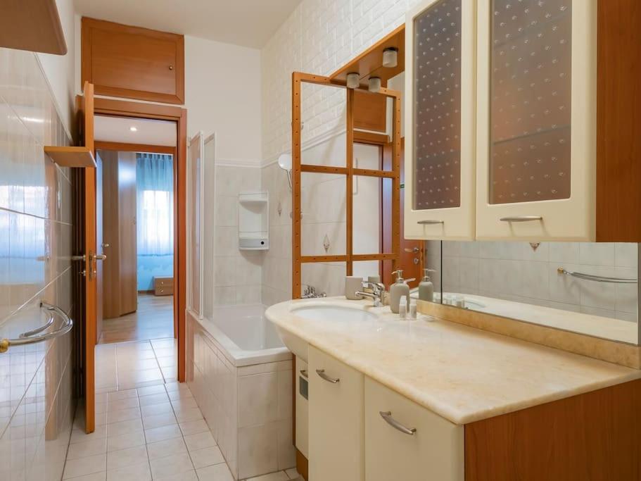 Ihost olmi apartment