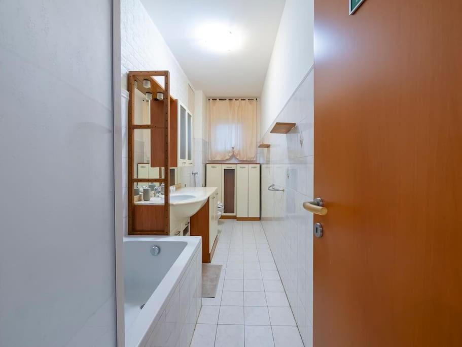 Ihost olmi apartment
