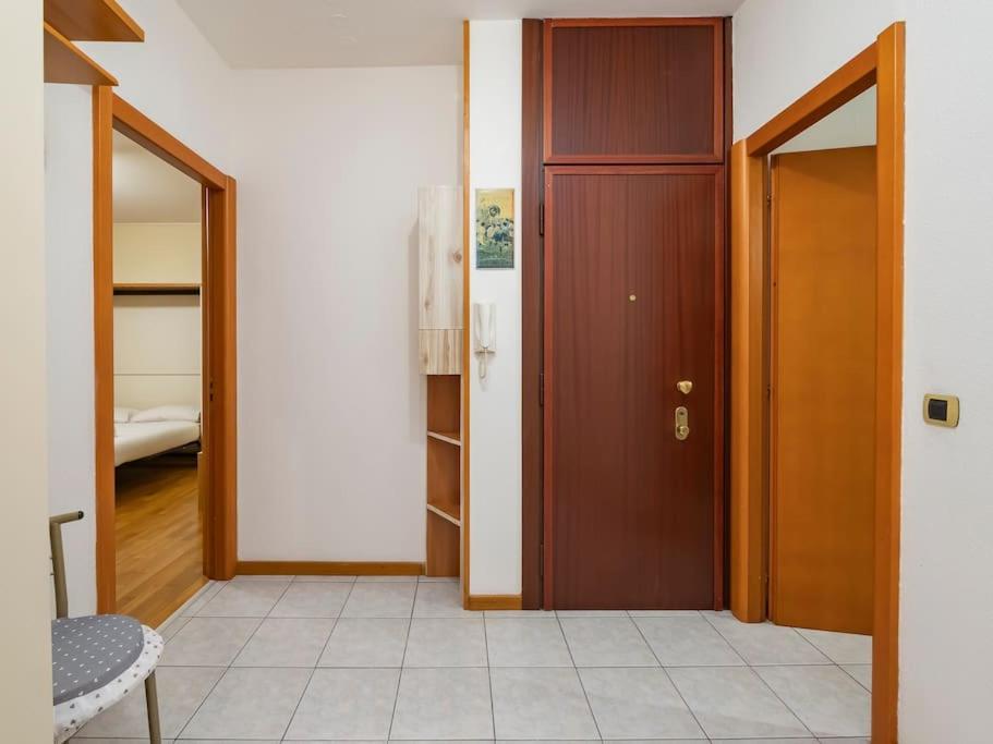 Ihost olmi apartment
