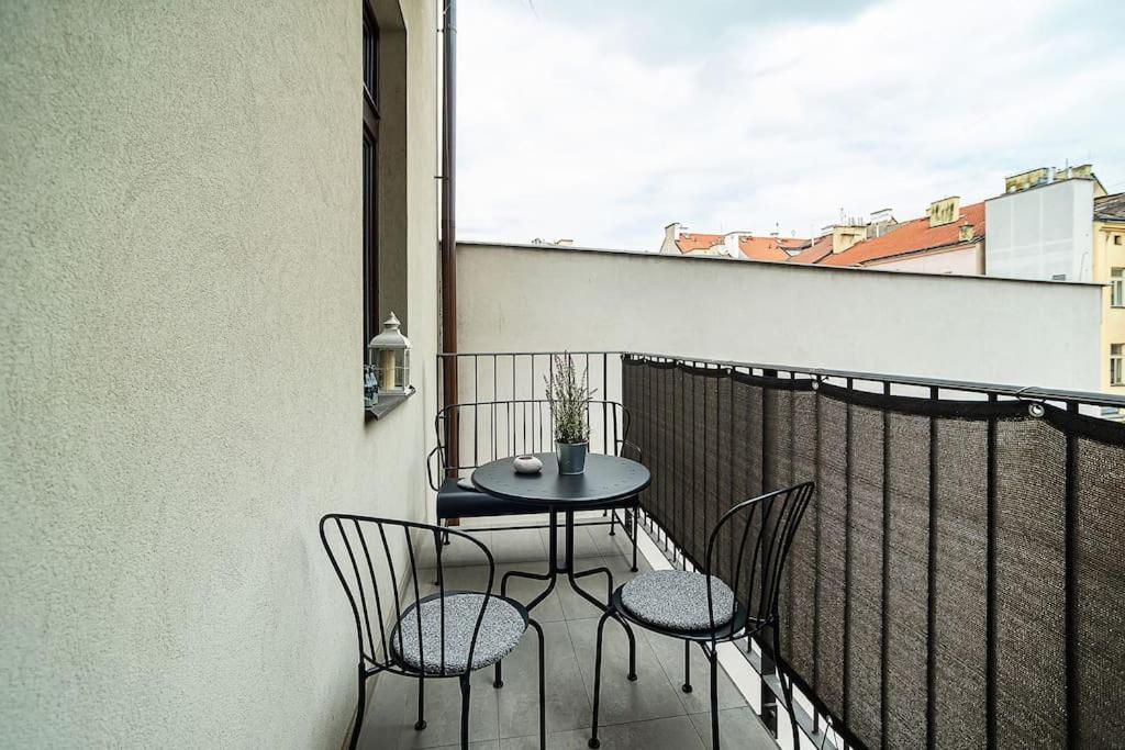 Stylish Flat with Terrace and AC