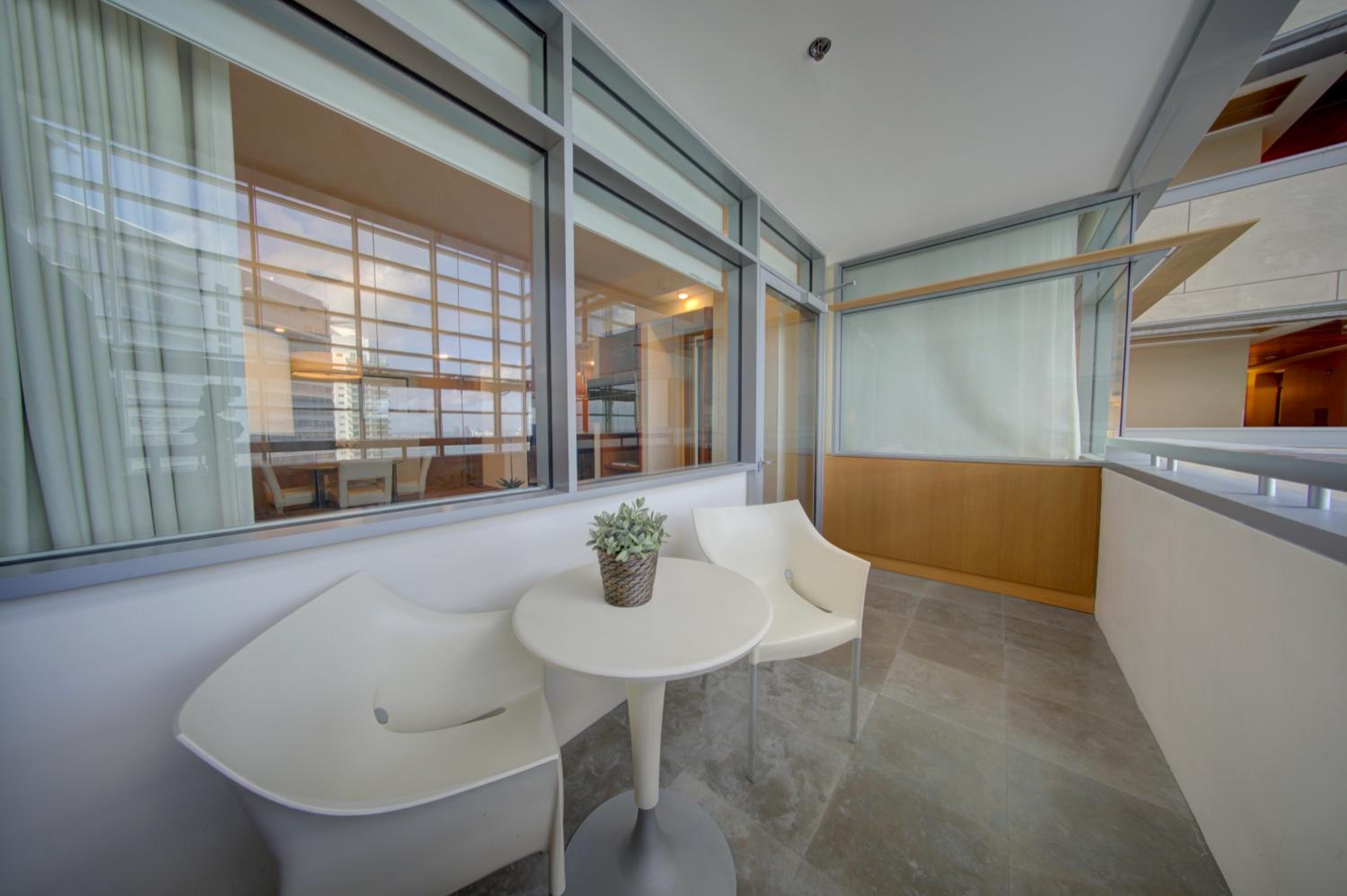 Brickell 31th Floor Sea View Free Parking by Palermo Home Miami