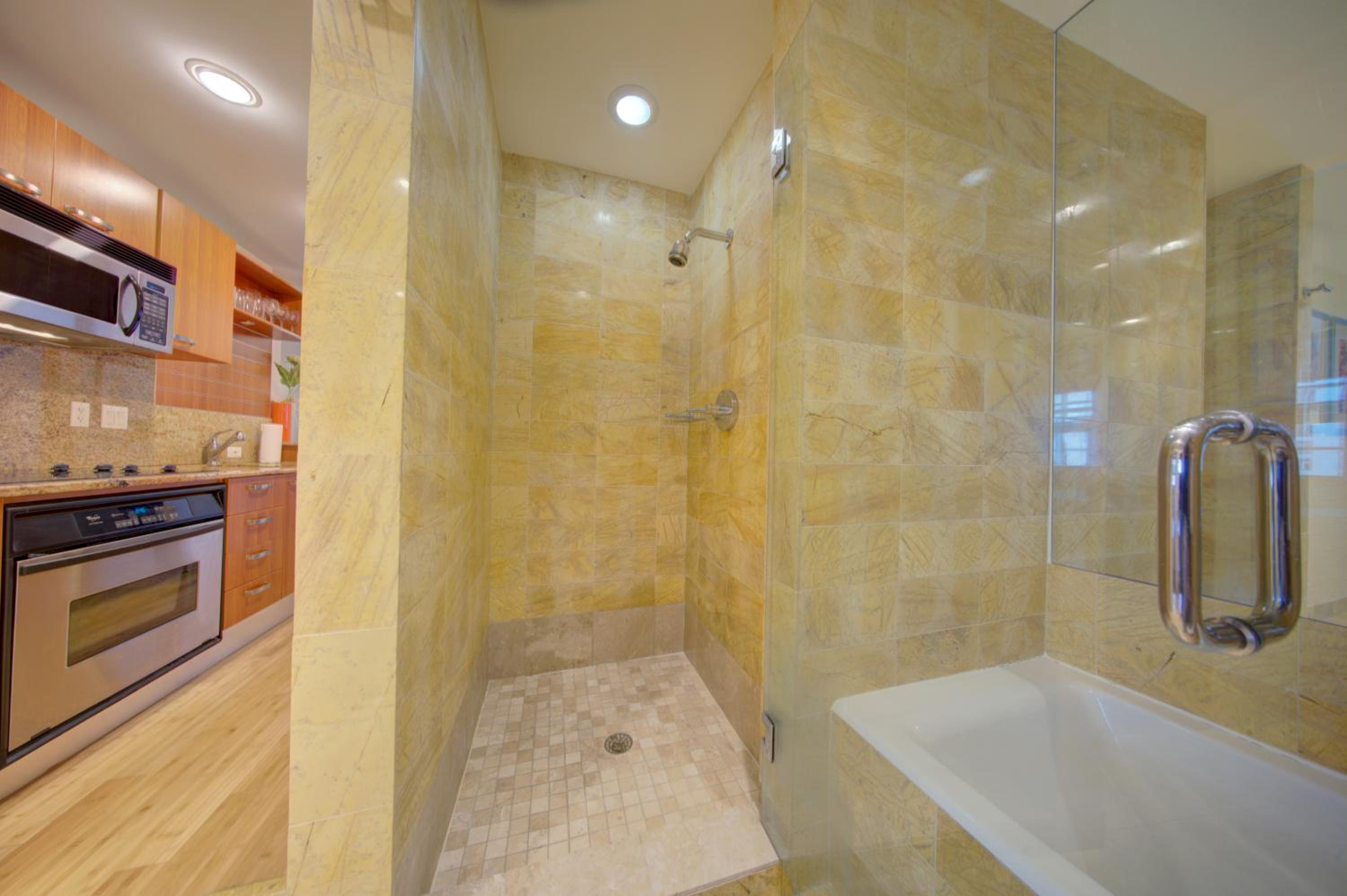 Brickell 31th Floor Sea View Free Parking by Palermo Home Miami