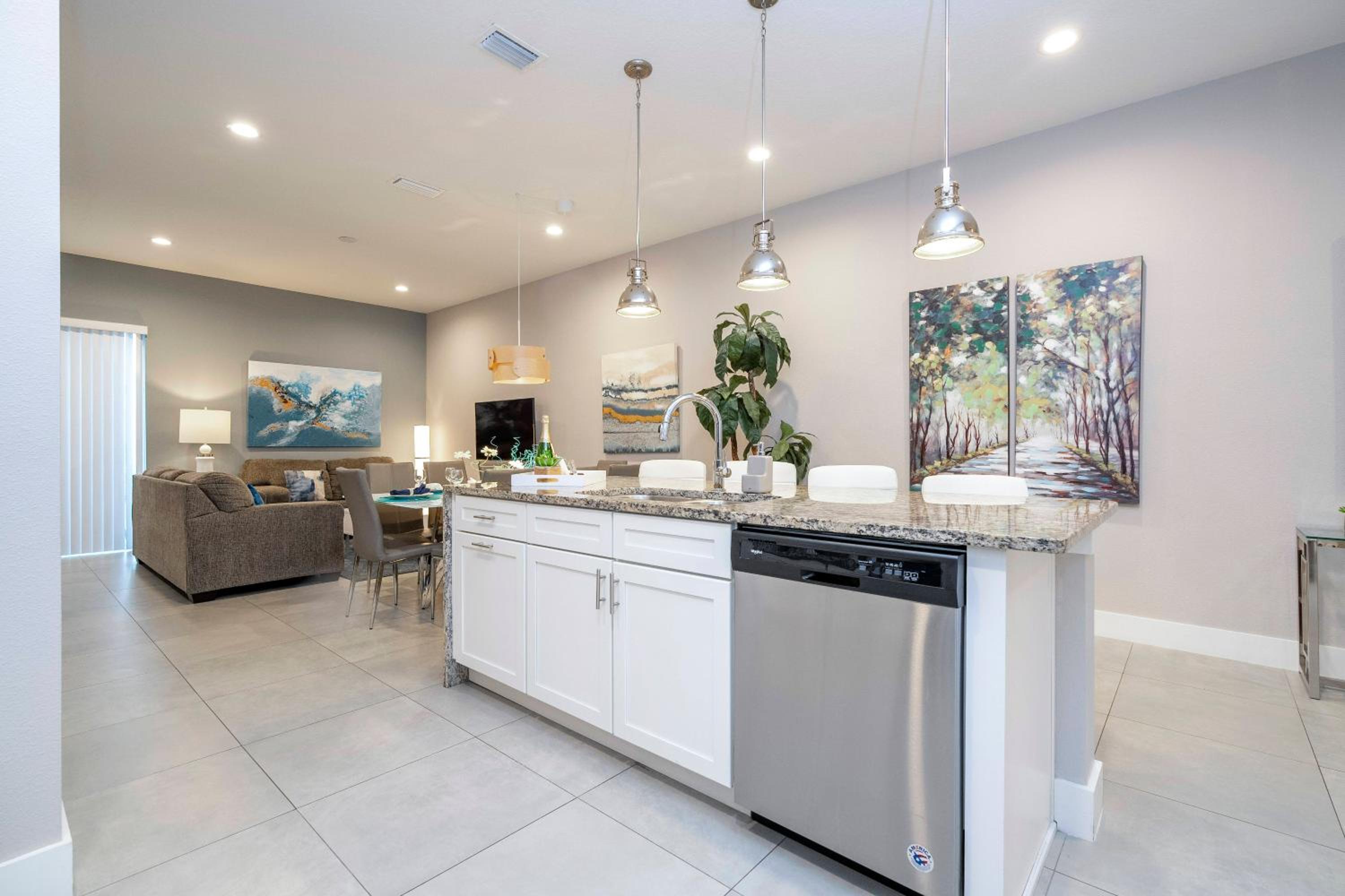 Gorgeous NEW 4 Beds Dream Villa 5 min to Disney