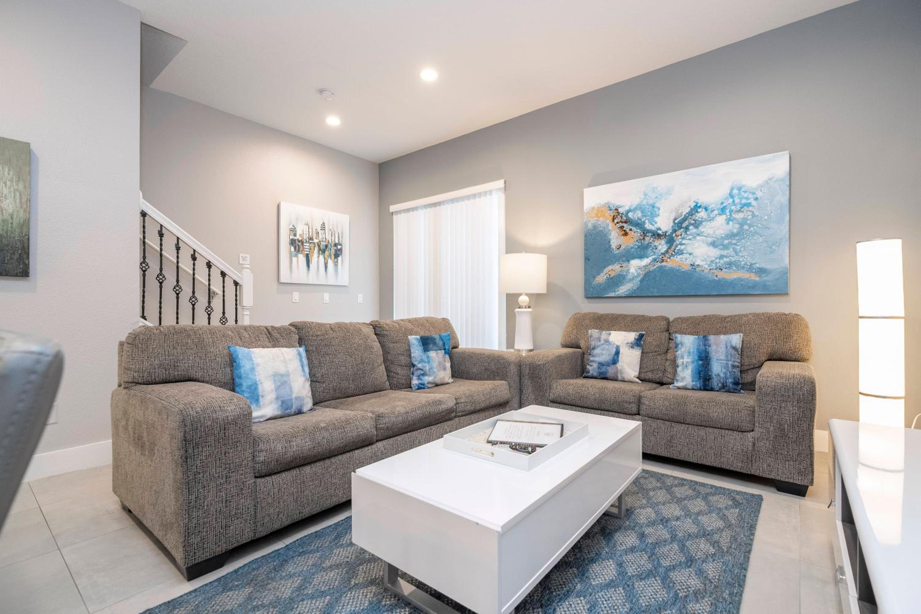 Gorgeous NEW 4 Beds Dream Villa 5 min to Disney
