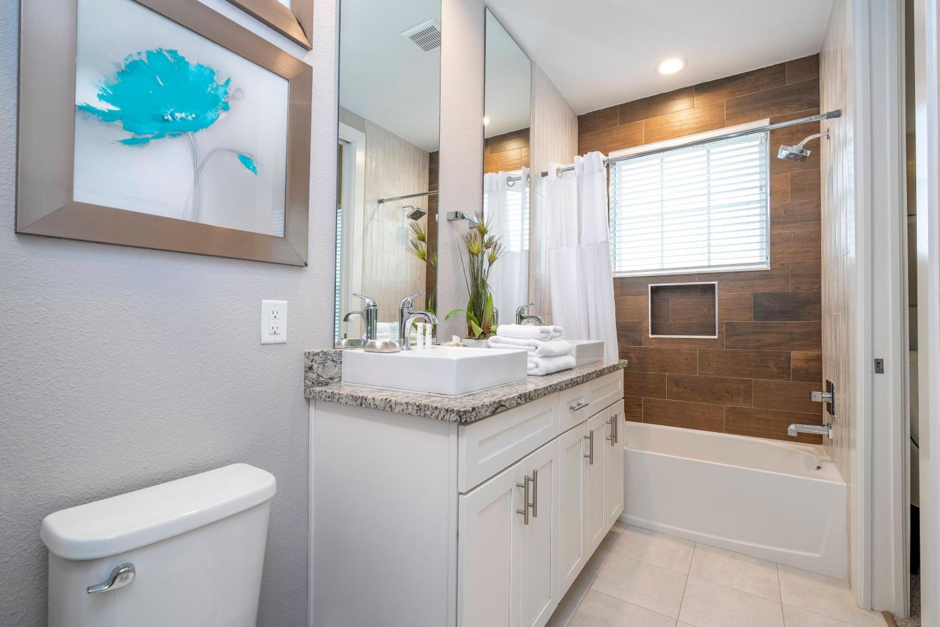 Gorgeous NEW 4 Beds Dream Villa 5 min to Disney