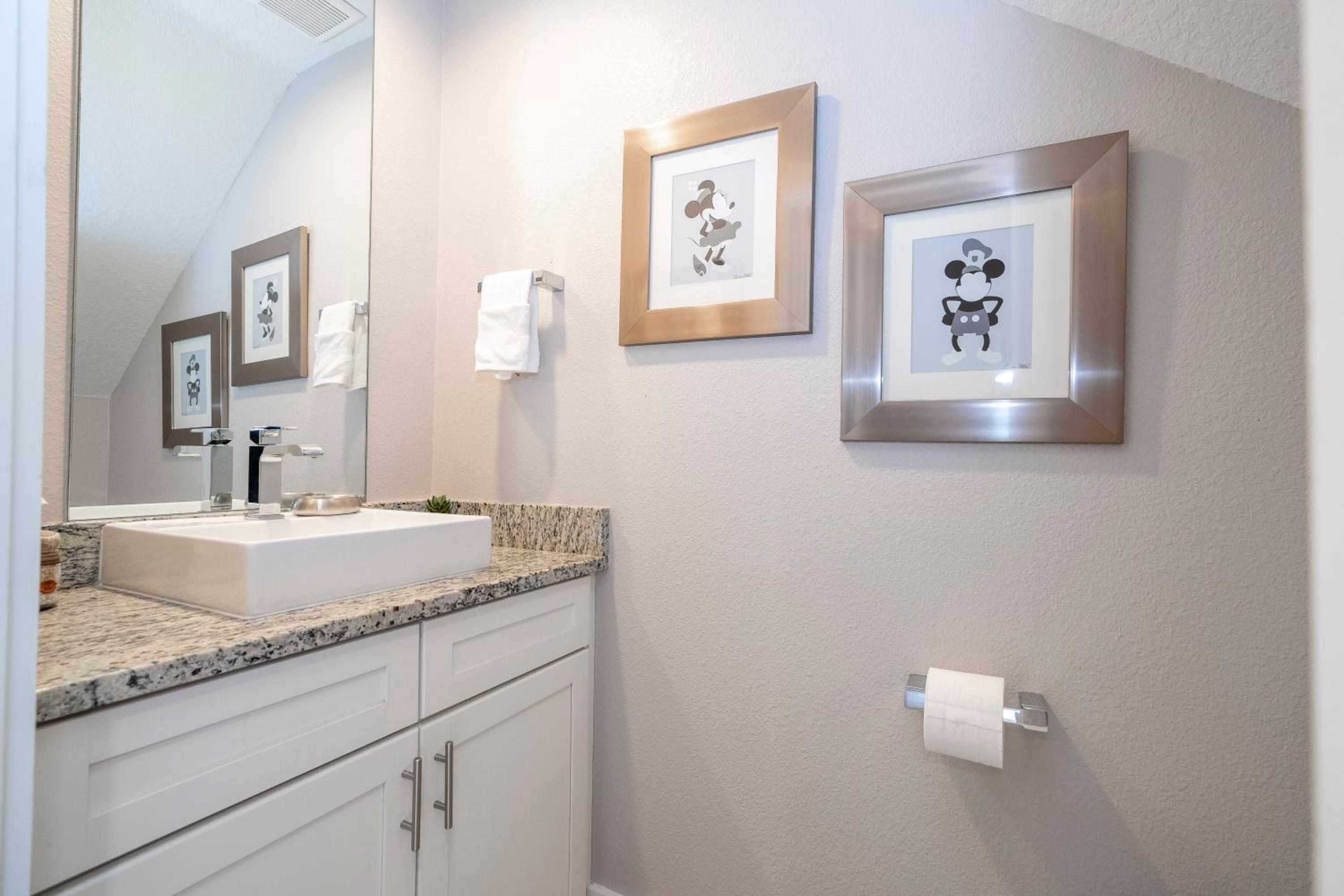 Gorgeous NEW 4 Beds Dream Villa 5 min to Disney