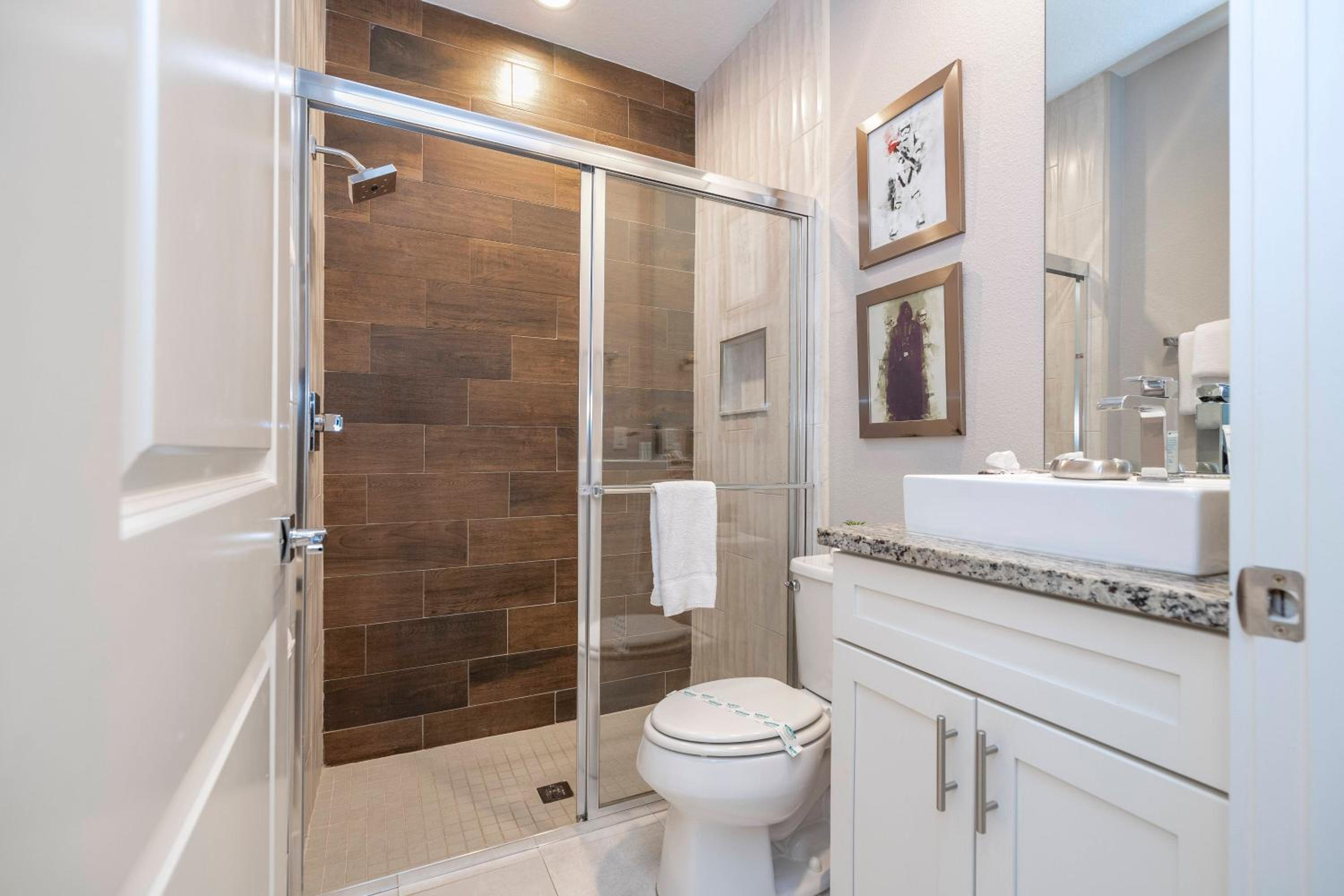Gorgeous NEW 4 Beds Dream Villa 5 min to Disney