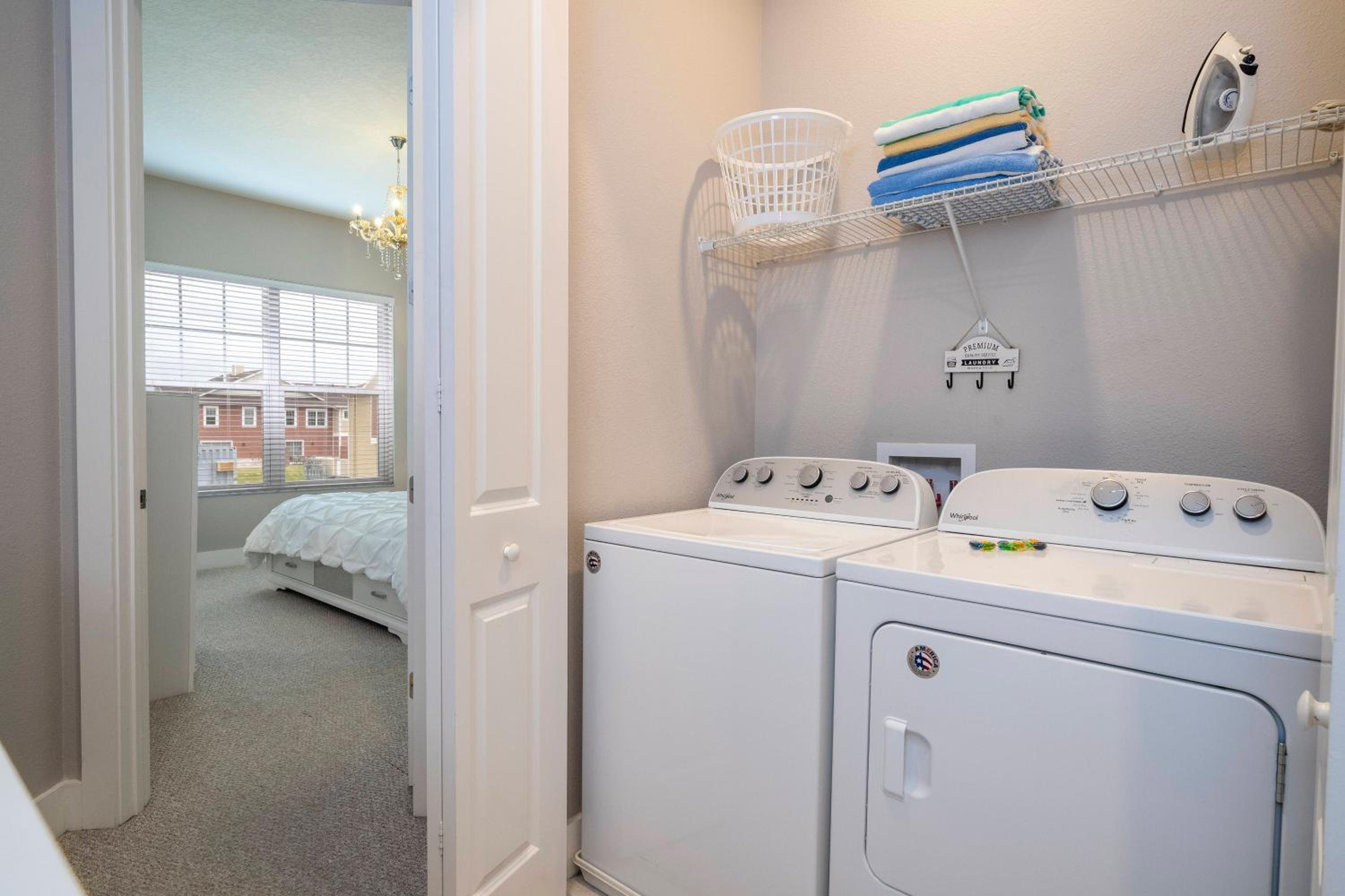 Gorgeous NEW 4 Beds Dream Villa 5 min to Disney