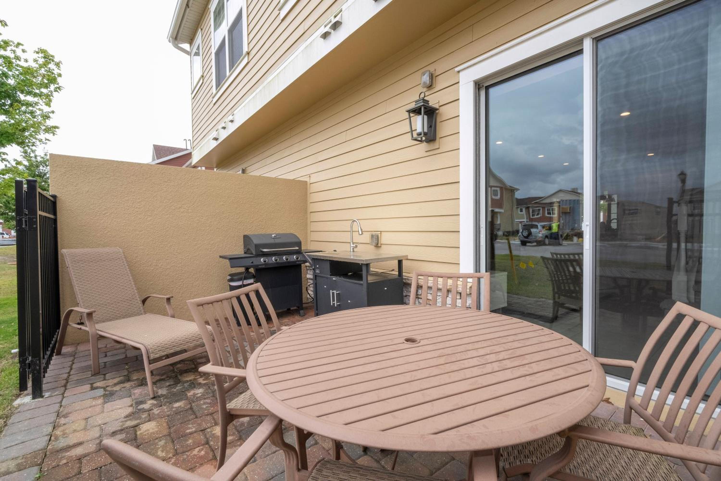 Gorgeous NEW 4 Beds Dream Villa 5 min to Disney