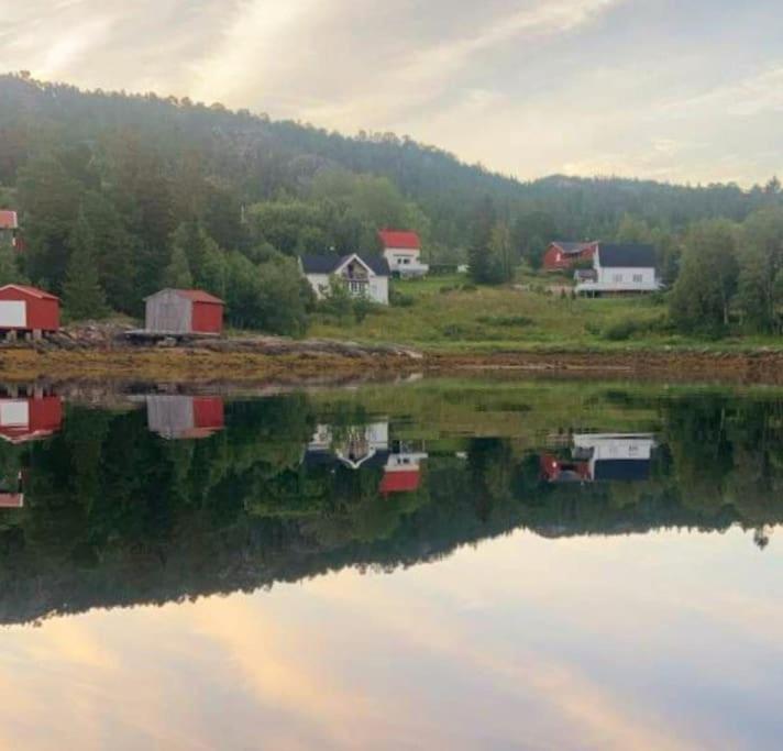 Hus ved sjøen 4 soverom 10 gjester view 3