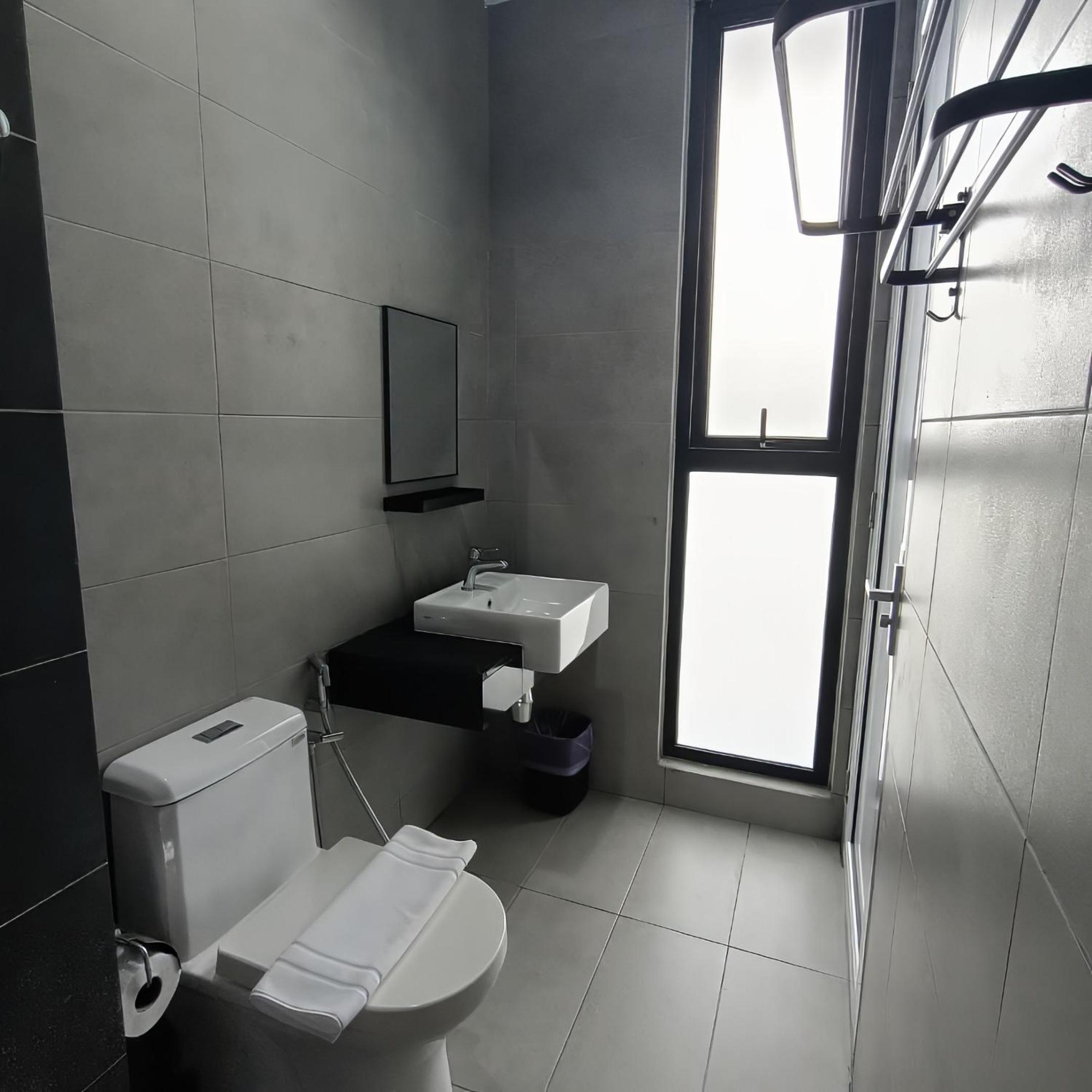 Urban Suites TWO Or THREE Bedroom Georgetown by ANC