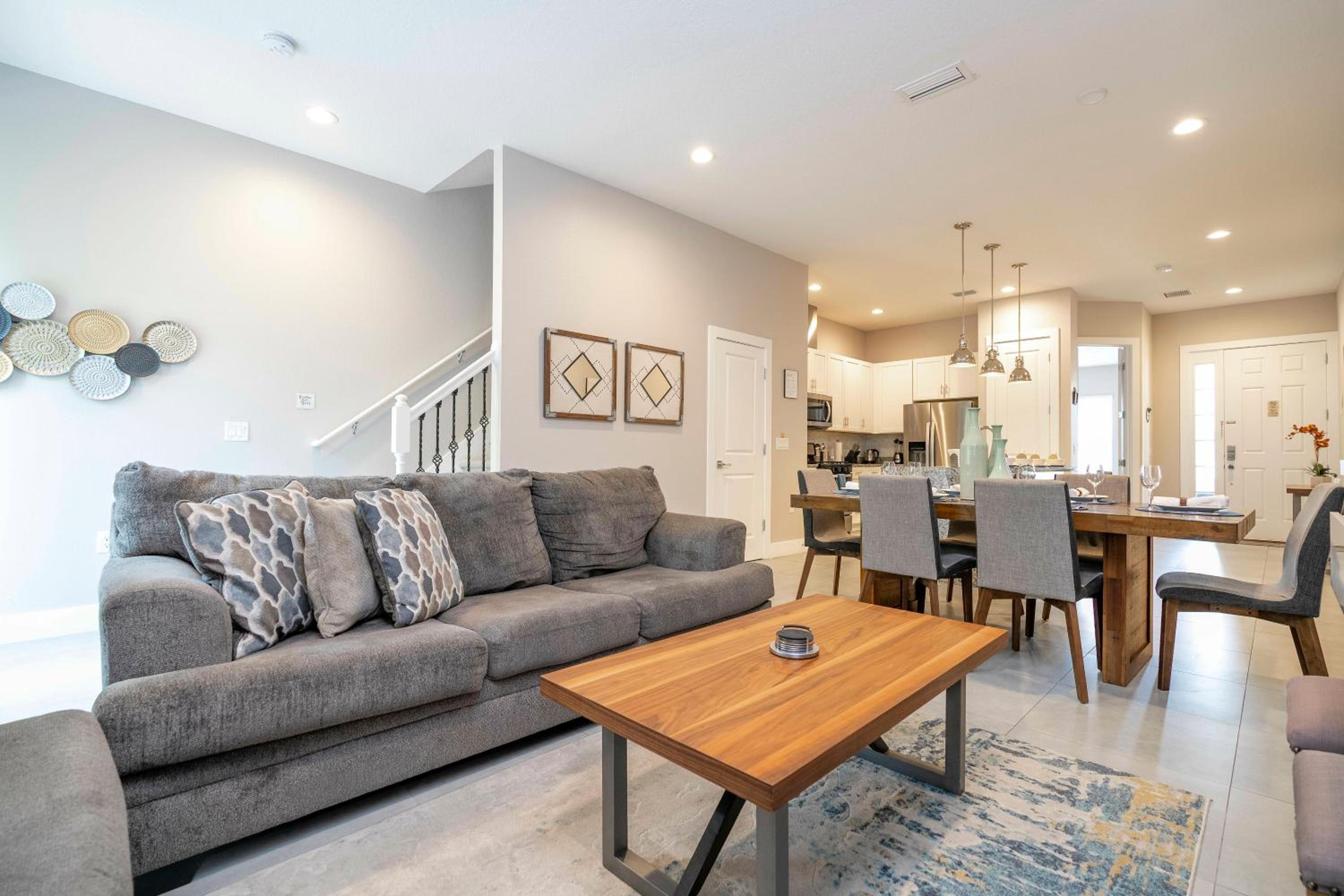 Gorgeous 4 Suites DREAM Villa 5 min to Disney