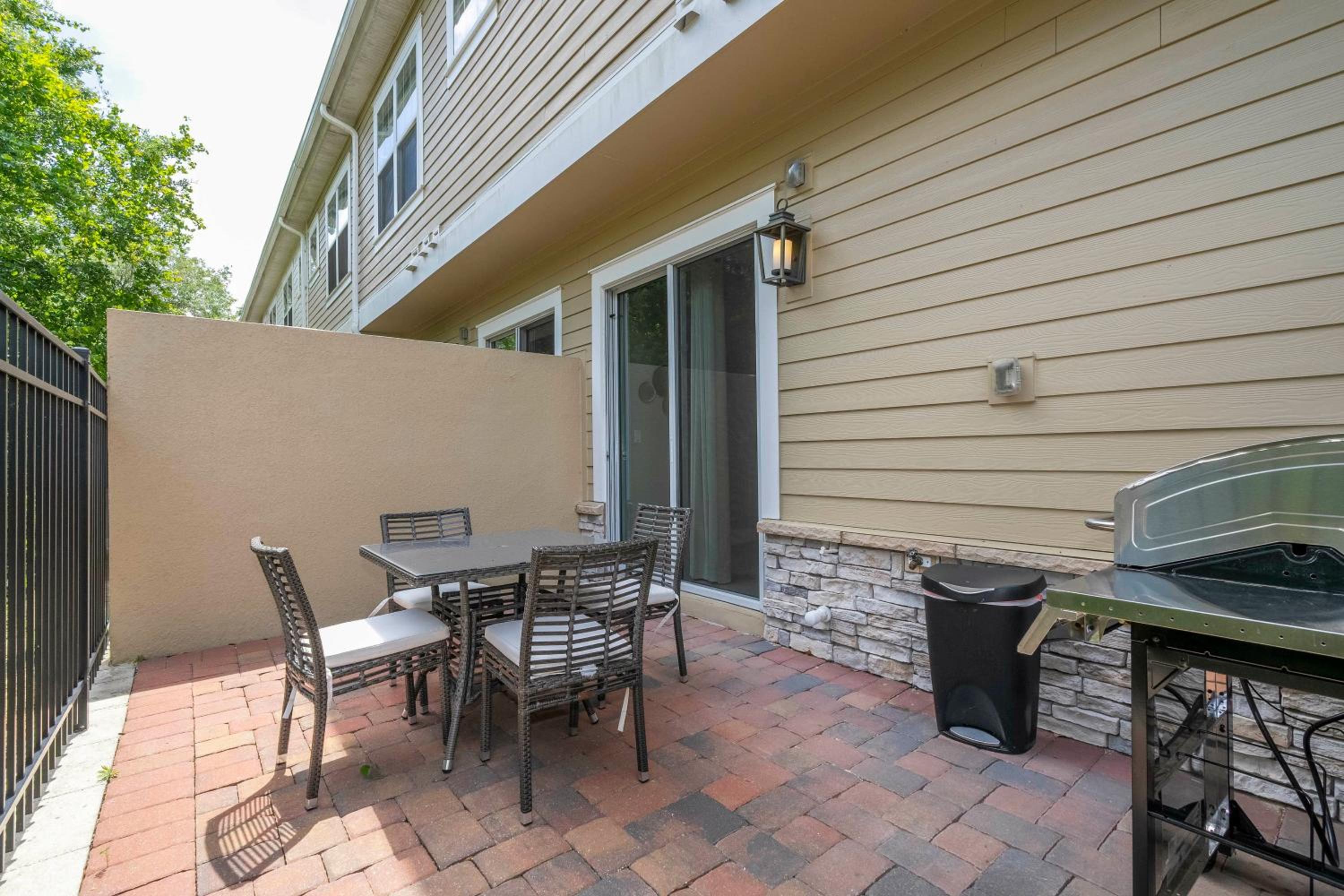 Gorgeous 4 Suites DREAM Villa 5 min to Disney