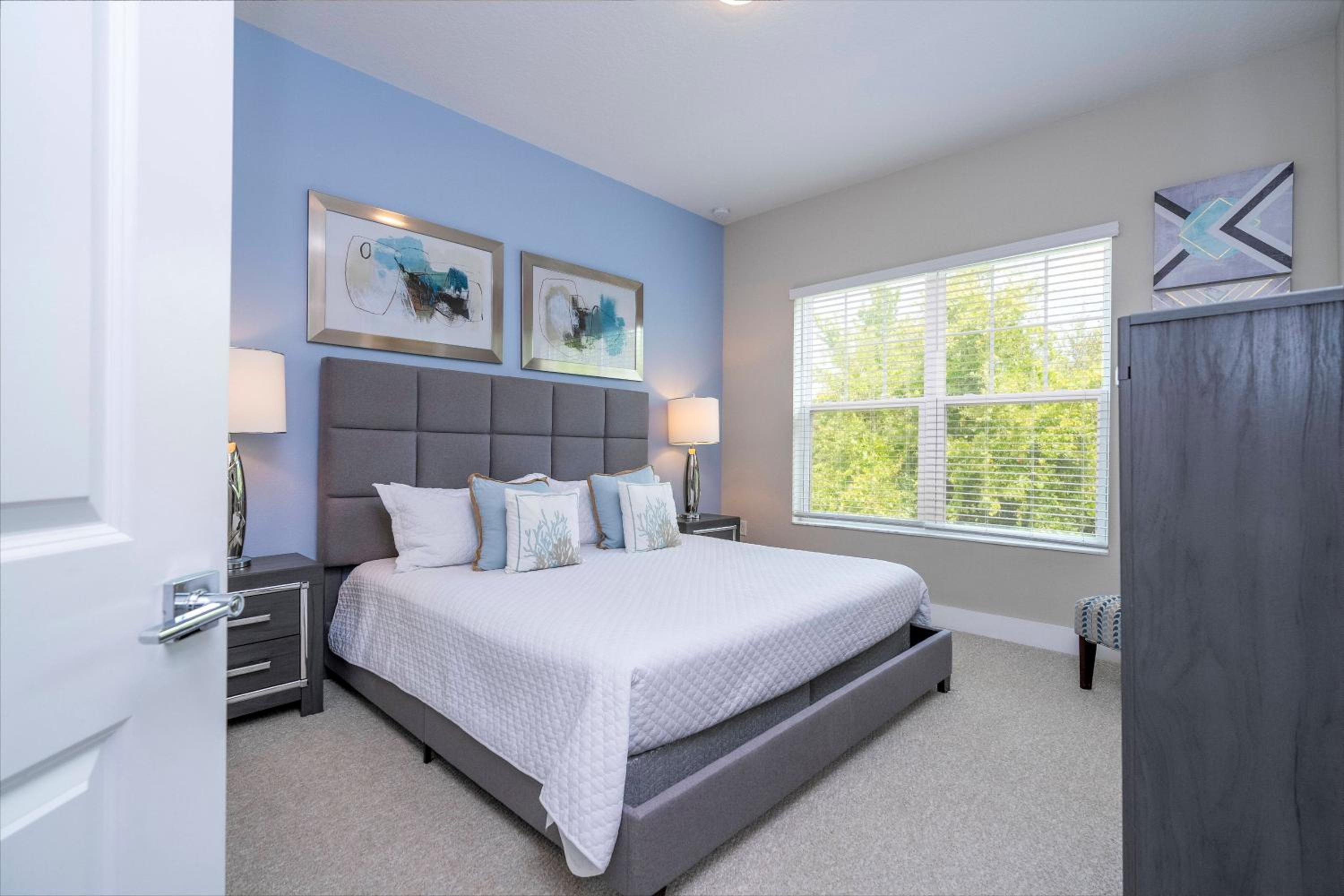 Gorgeous 4 Suites DREAM Villa 5 min to Disney
