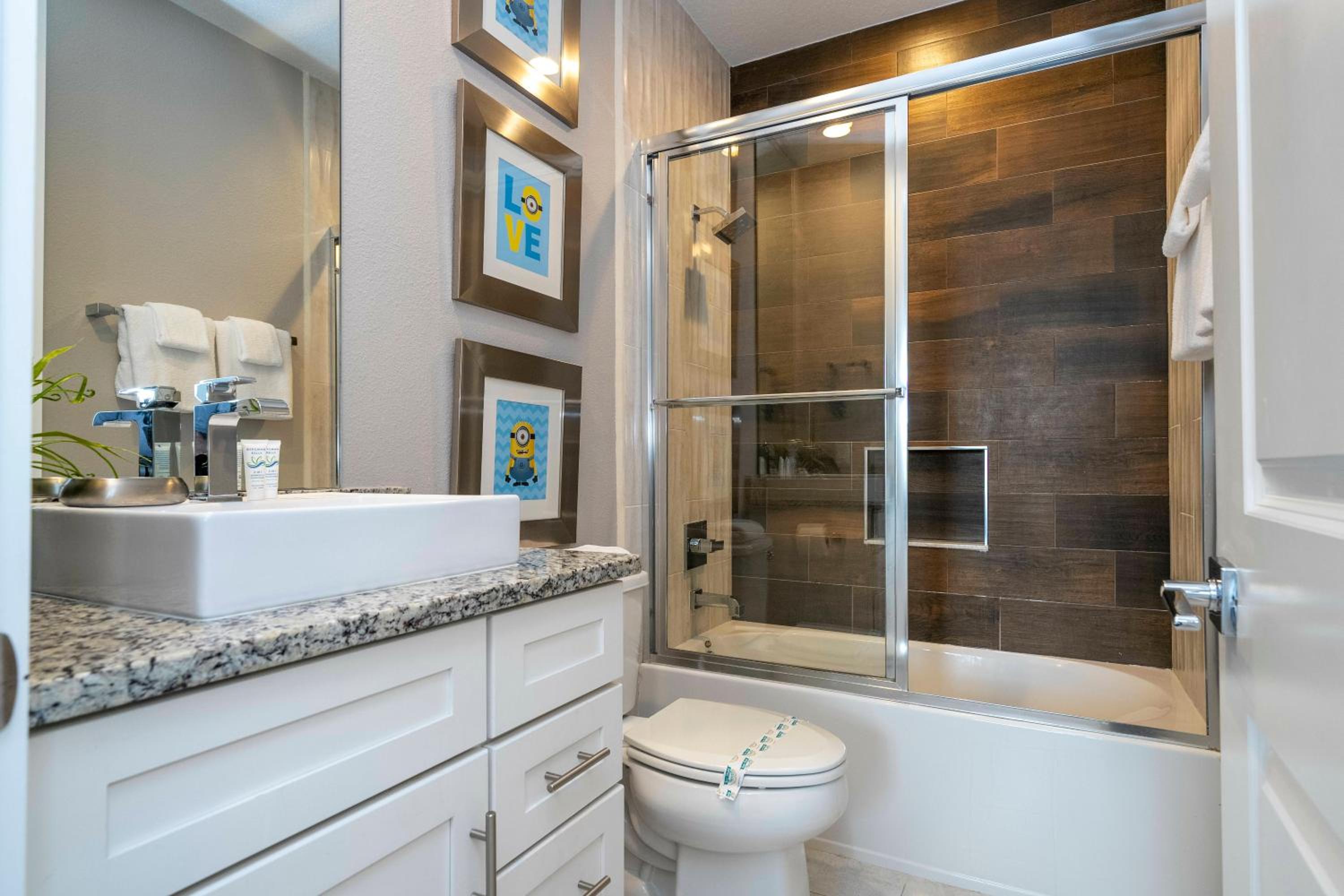 Gorgeous 4 Suites DREAM Villa 5 min to Disney