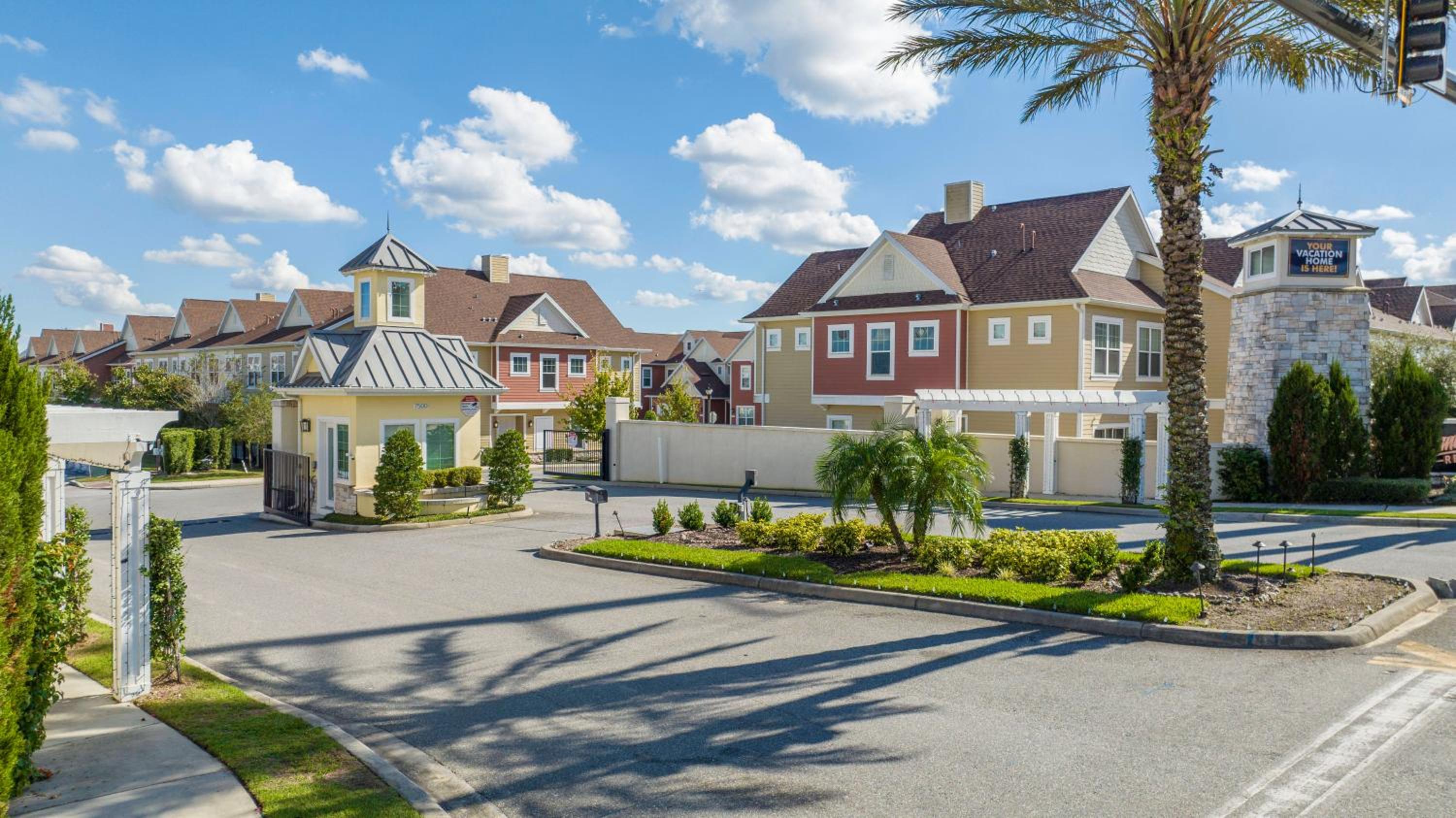 Gorgeous 4 Suites DREAM Villa 5 min to Disney