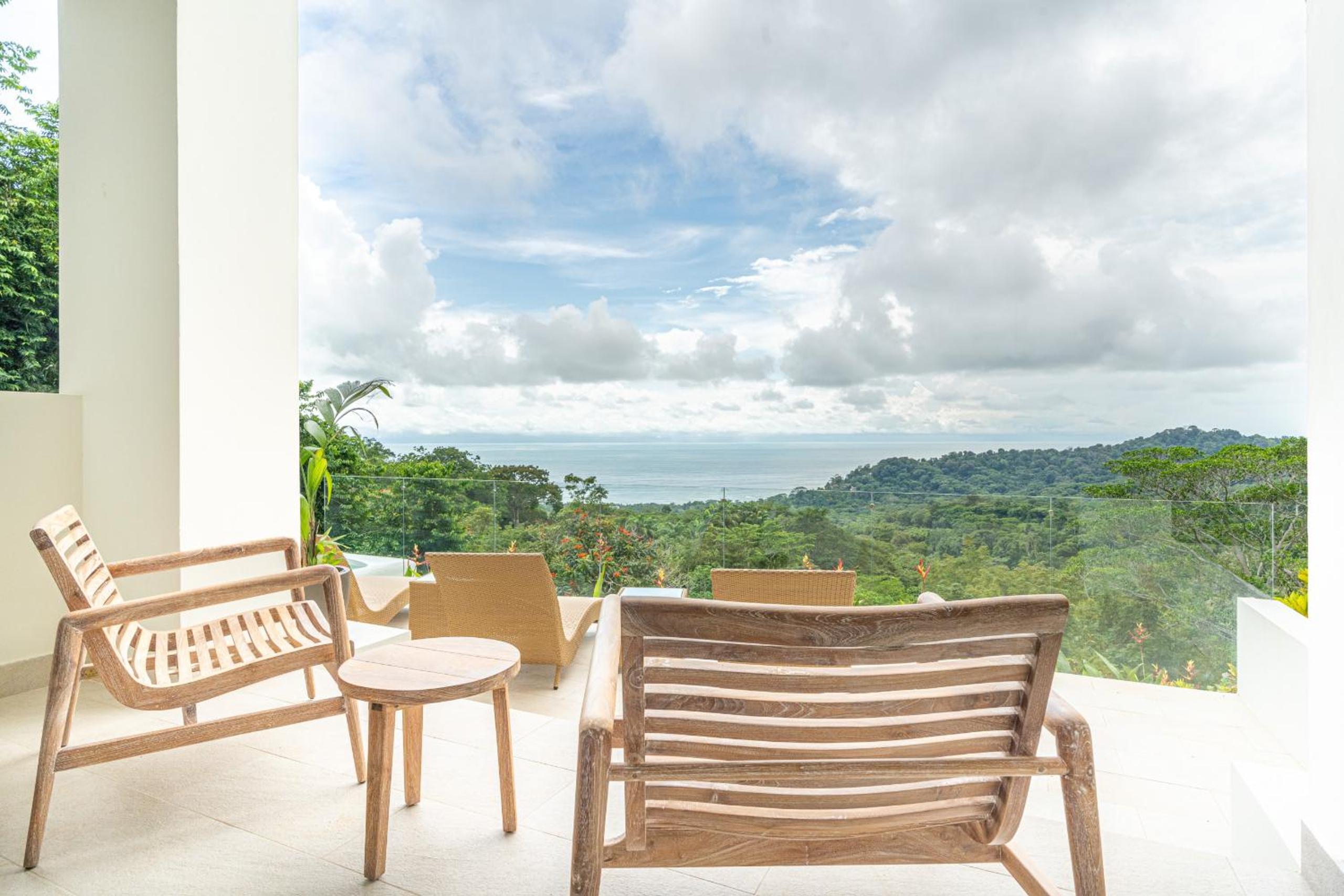 Casa Frenchie & Villas Vista del Mar - by Pura Villas