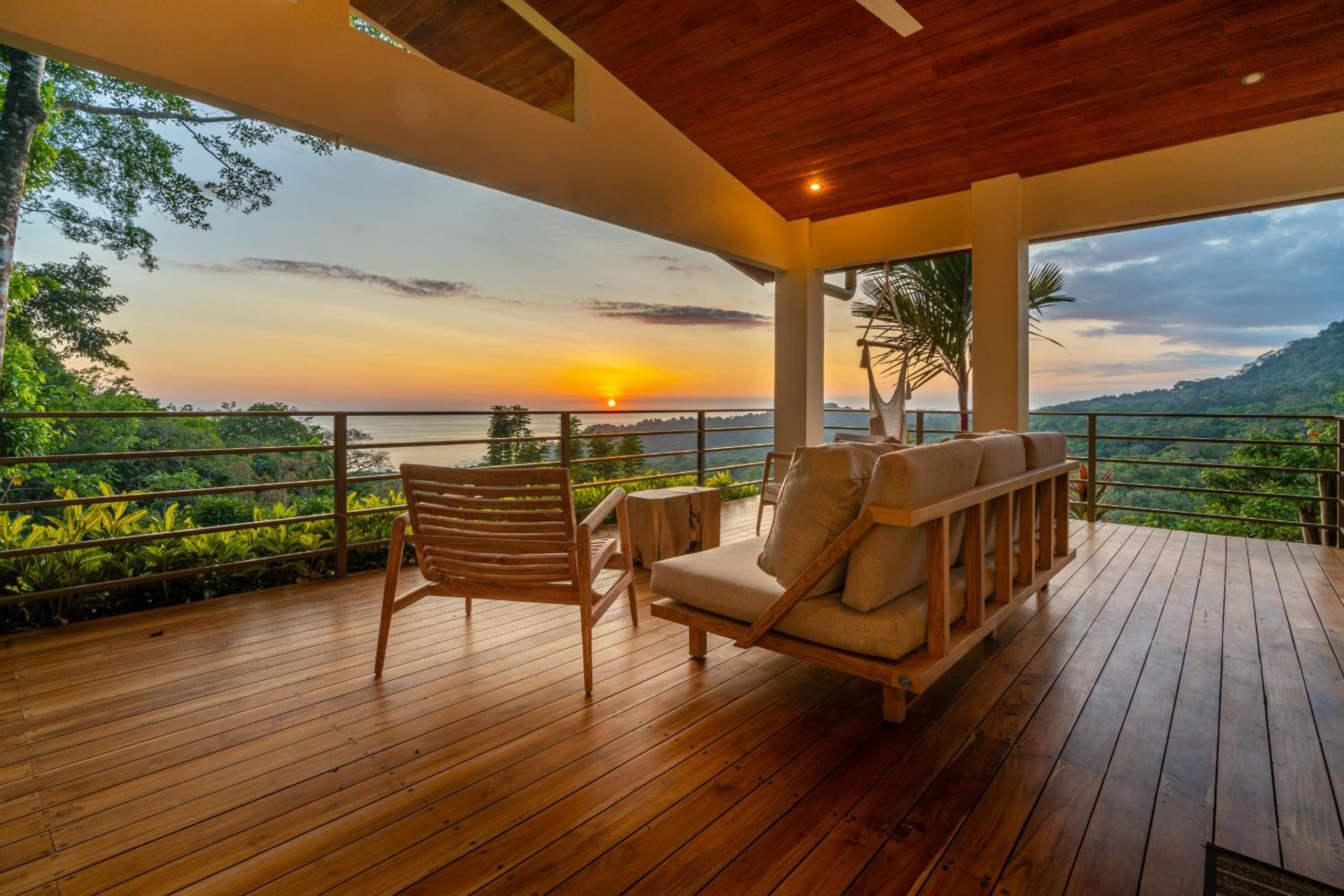 Casa Frenchie & Villas Vista del Mar - by Pura Villas