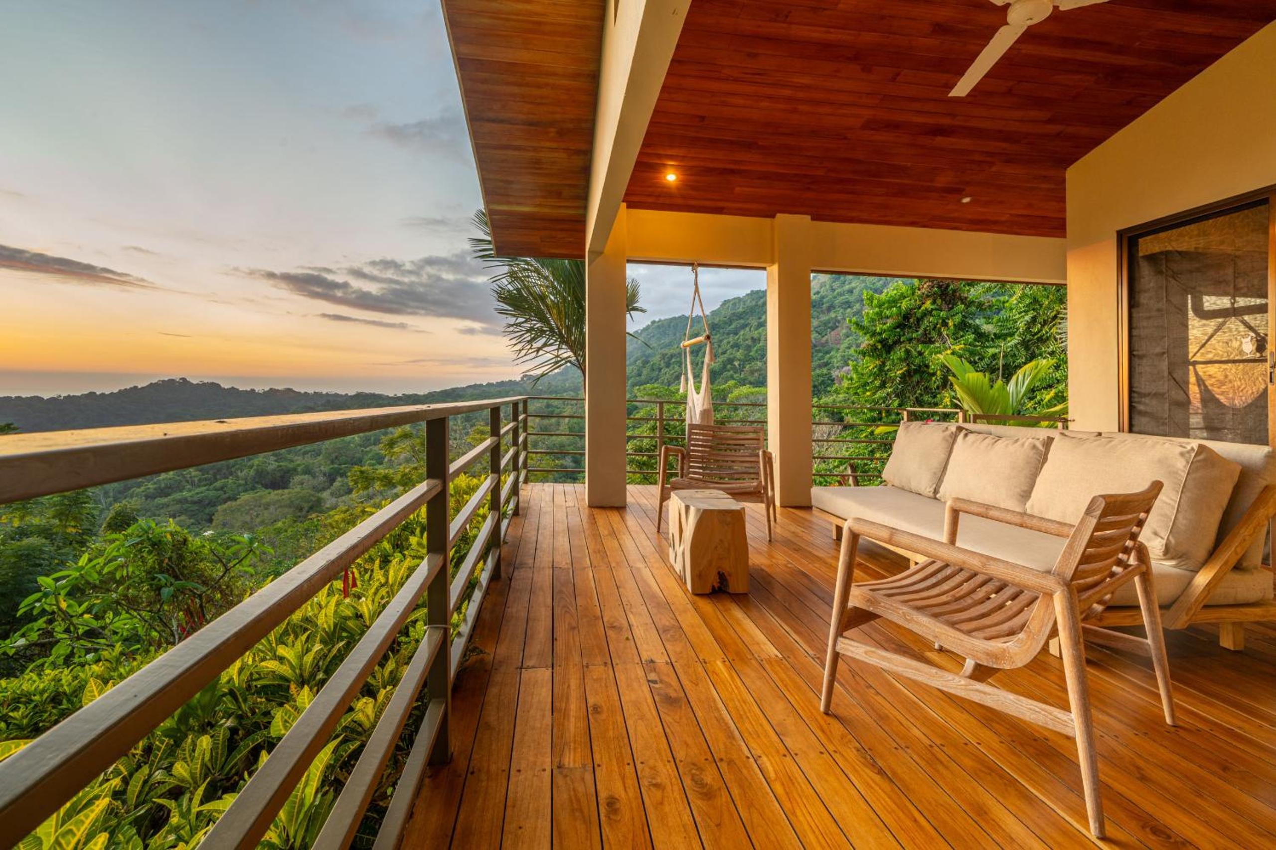 Casa Frenchie & Villas Vista del Mar - by Pura Villas