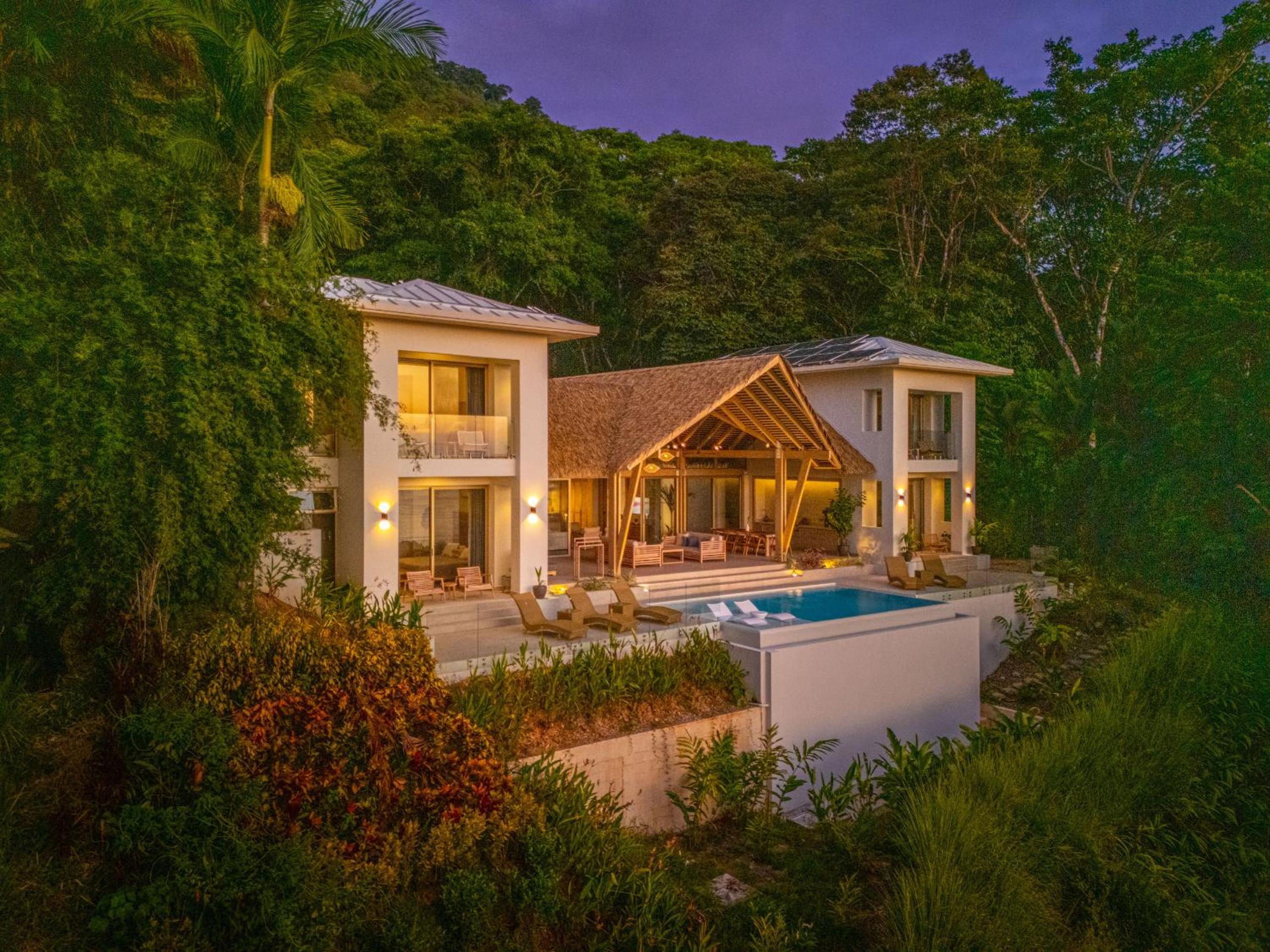 Casa Frenchie & Villas Vista del Mar - by Pura Villas