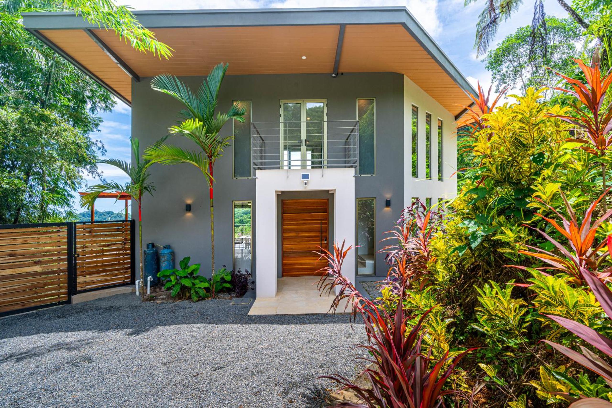 Casa Frenchie & Villas Vista del Mar - by Pura Villas
