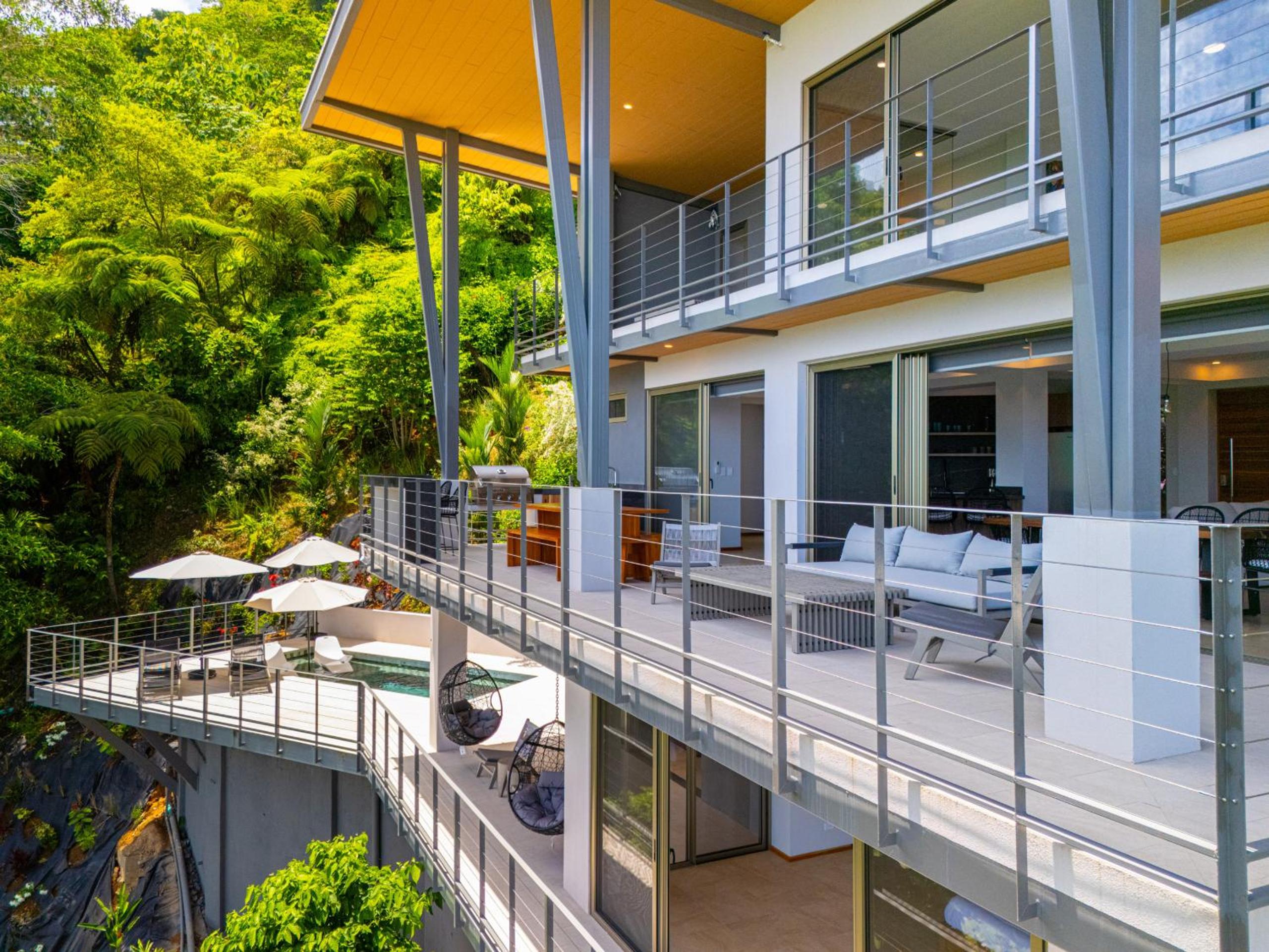 Casa Frenchie & Villas Vista del Mar - by Pura Villas